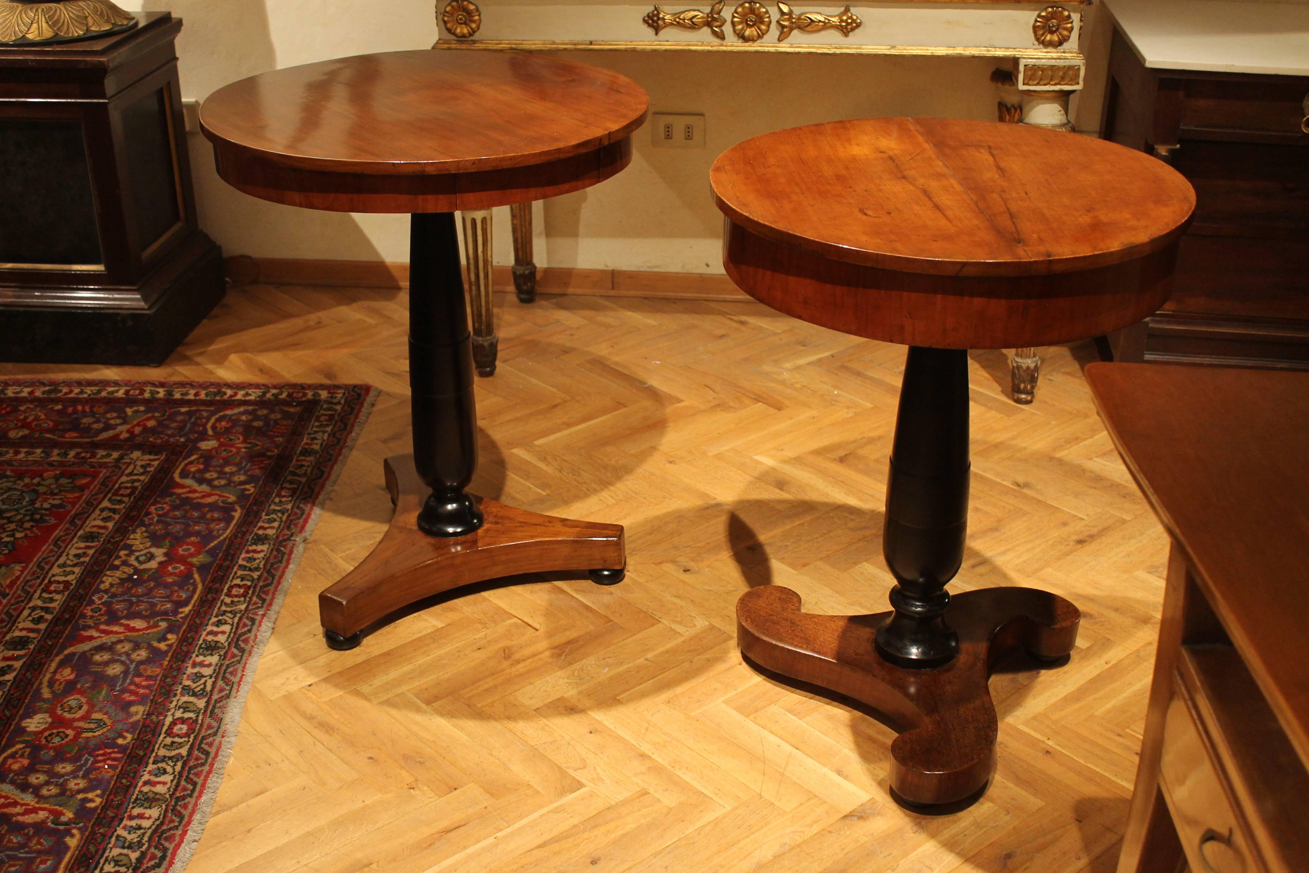 19th Century Italian Empire Period Round Pedestal Center Table in Walnut and Ebonized Wood