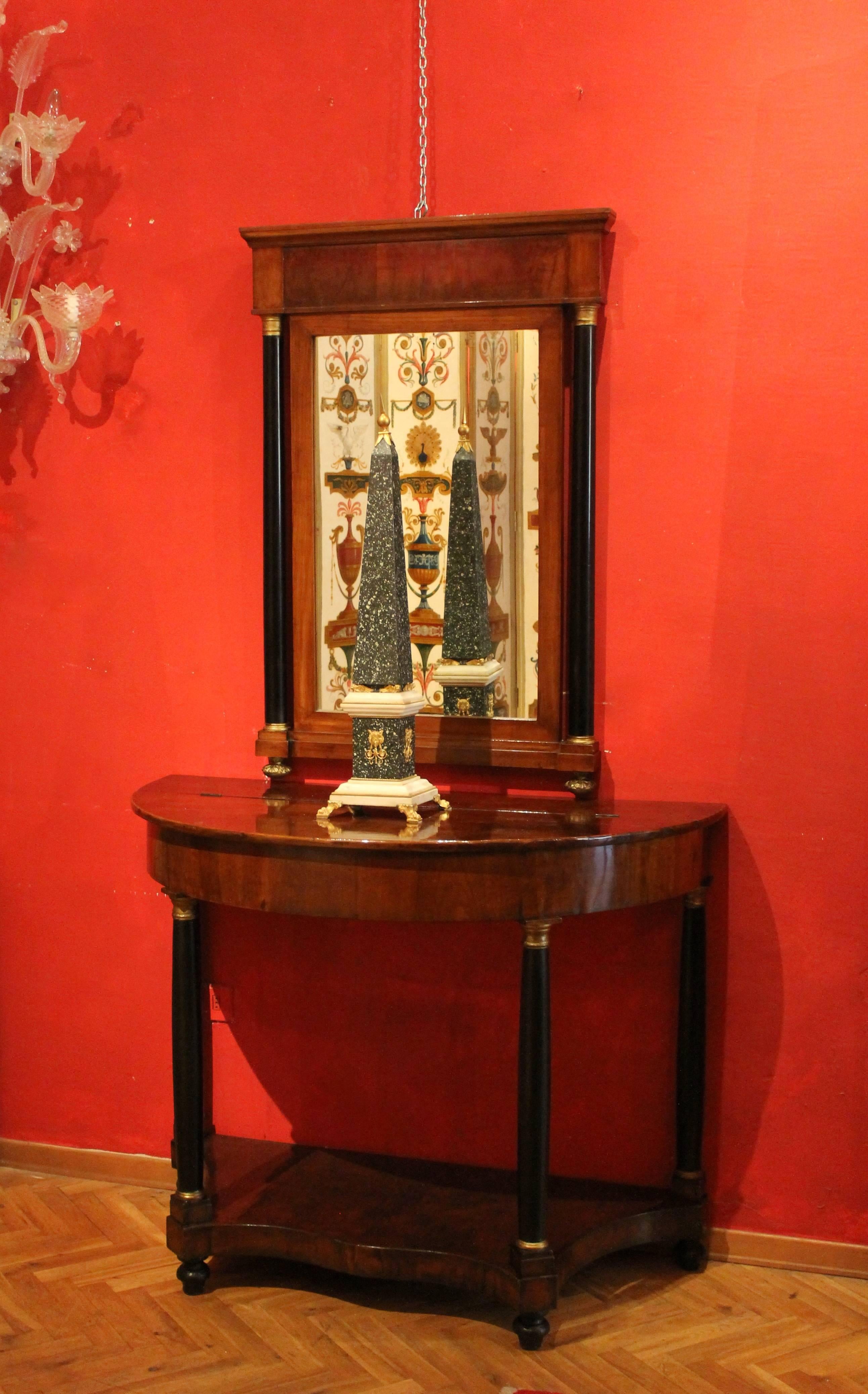 Console demi-lune italienne d'époque Empire en noyer et ébène avec miroirs Bon état - En vente à Firenze, IT