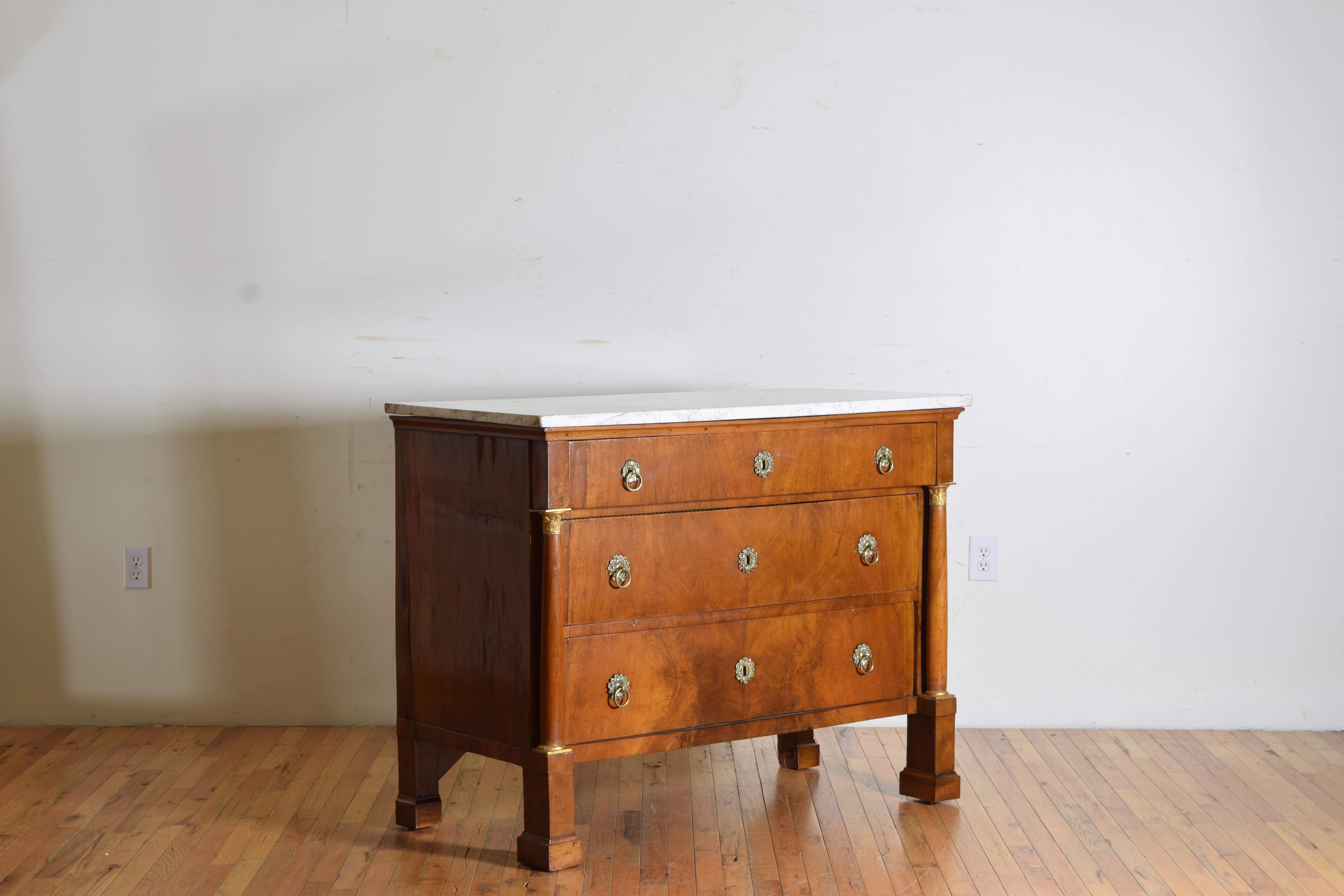 Italian Empire Period Walnut & Giltwood Marble Top 3-Drawer Commode, 1stq 19thc In Good Condition In Atlanta, GA