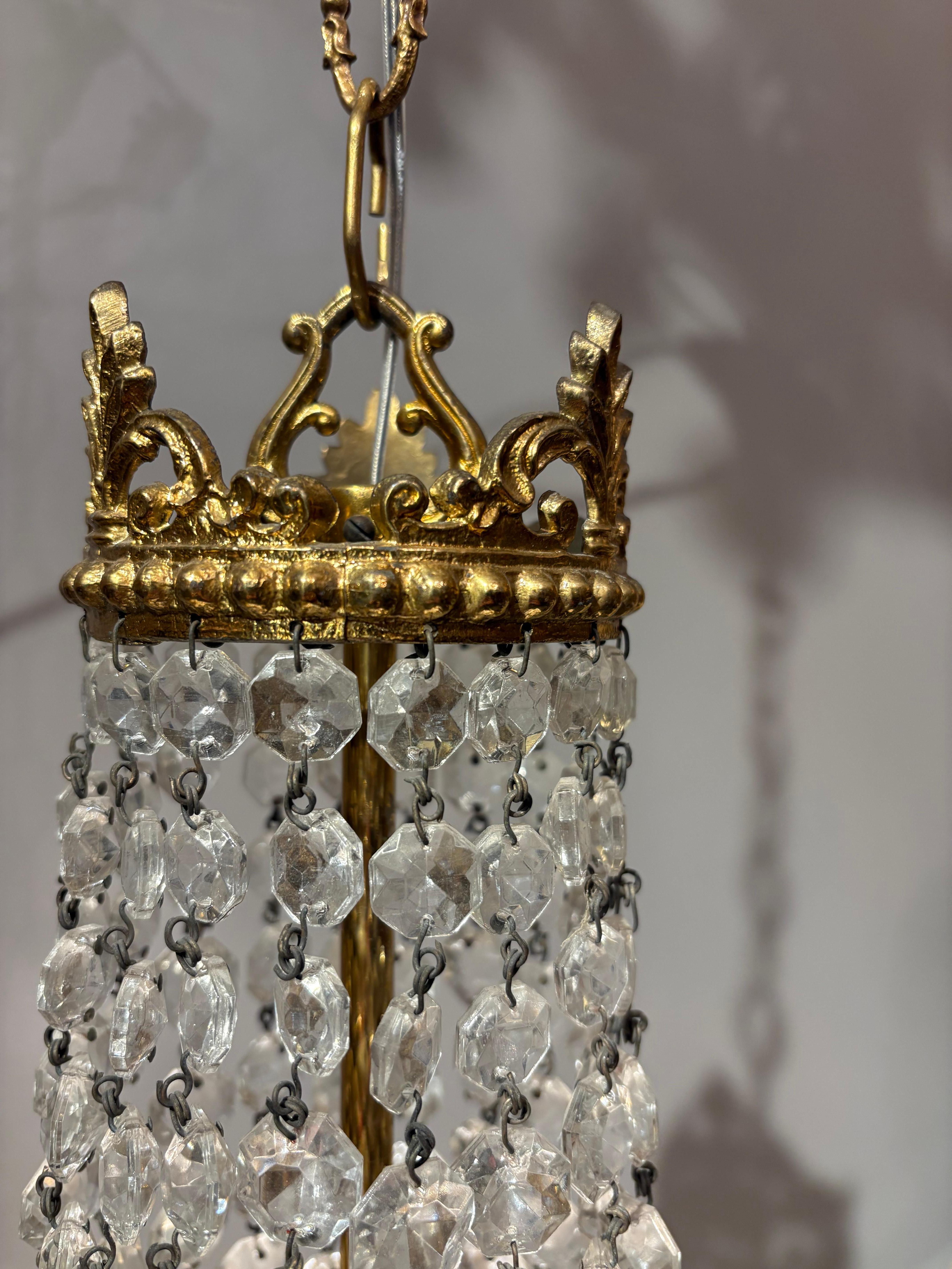 Araña italiana de estilo Imperio en latón dorado y cristal de Bohemia siglo XX en venta