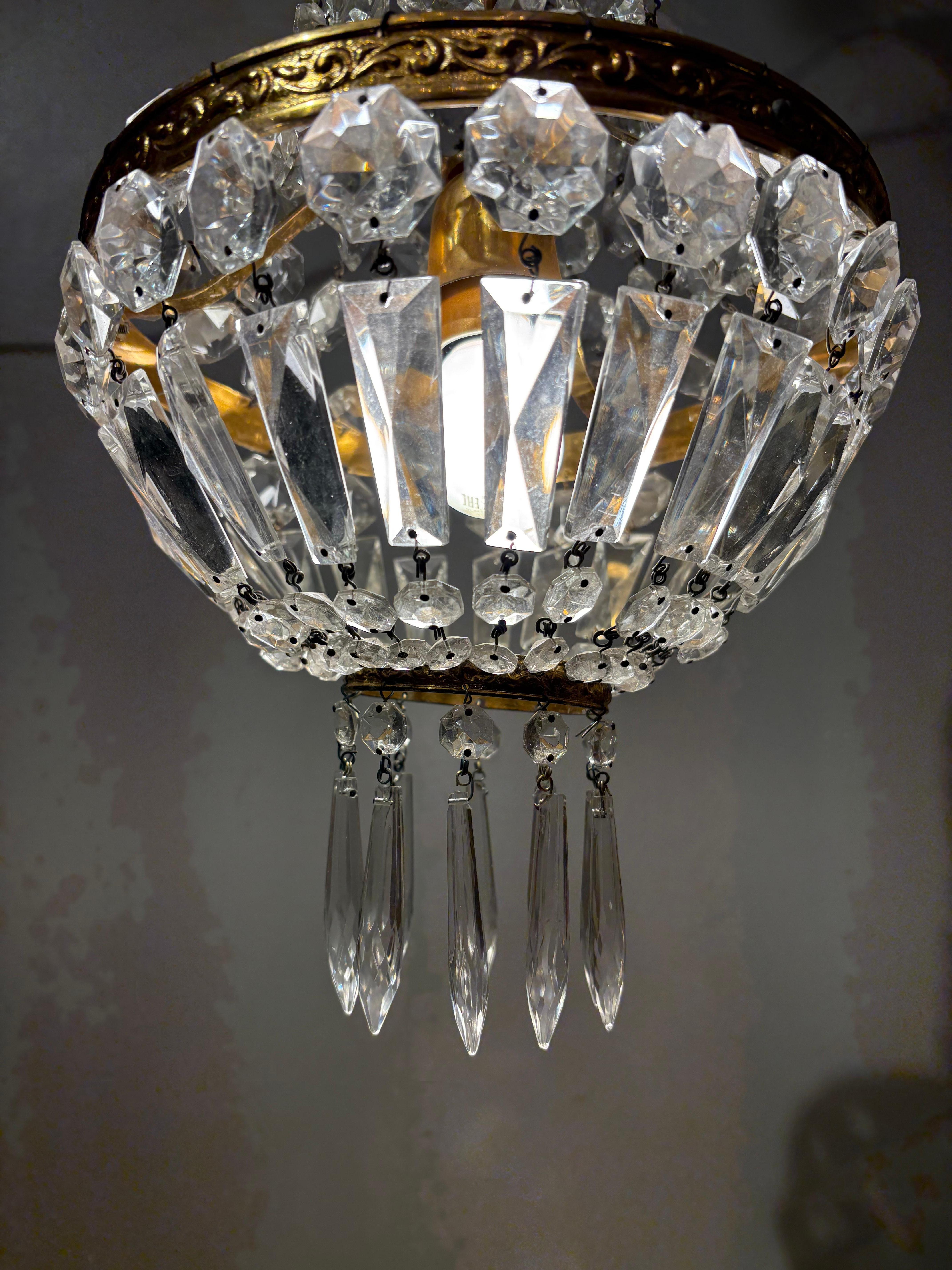 Araña italiana de estilo Imperio en latón dorado y cristal de Bohemia Latón en venta