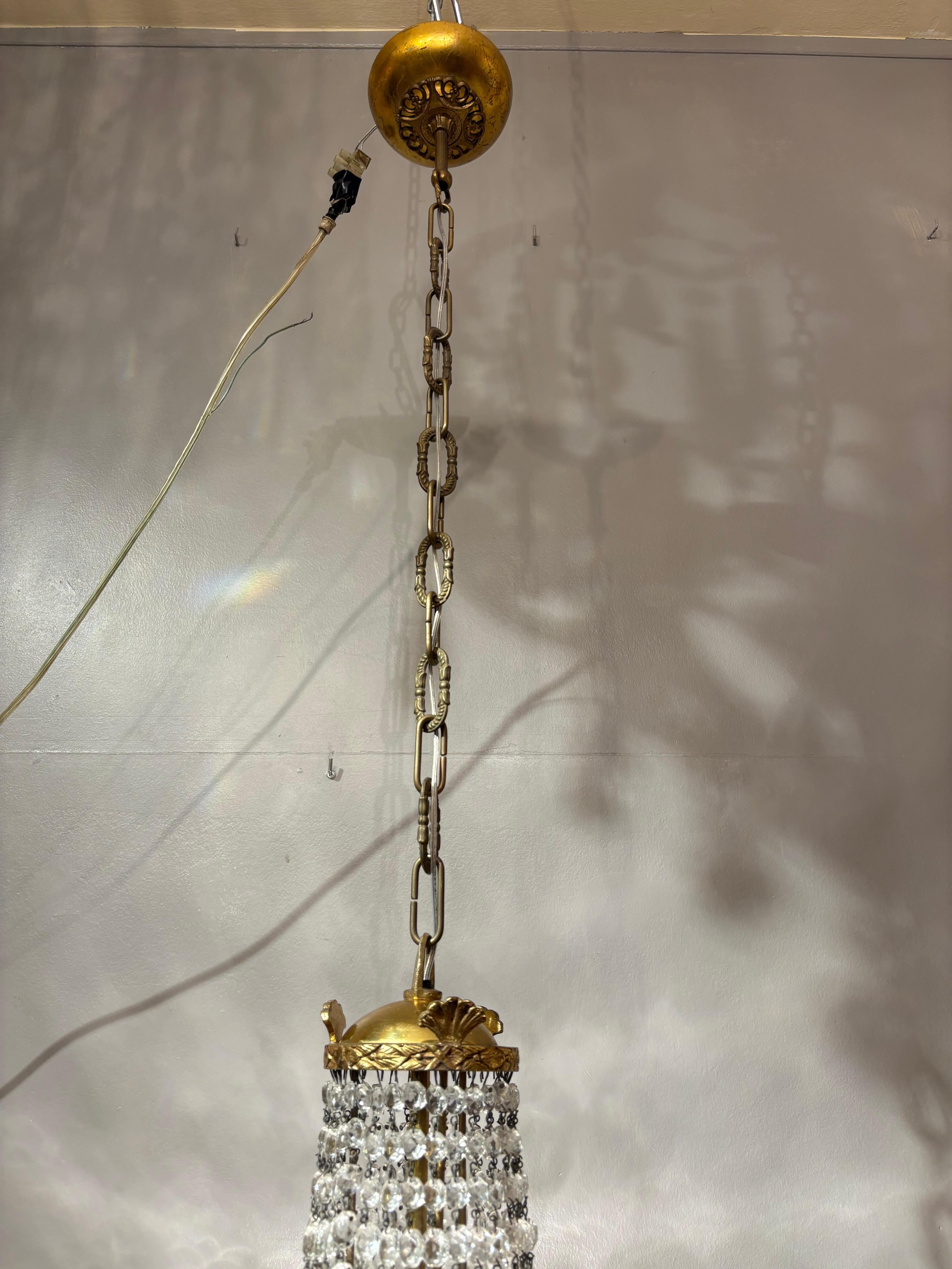 Lustre italien de style Empire en laiton doré et cristal de Bohème en vente 4