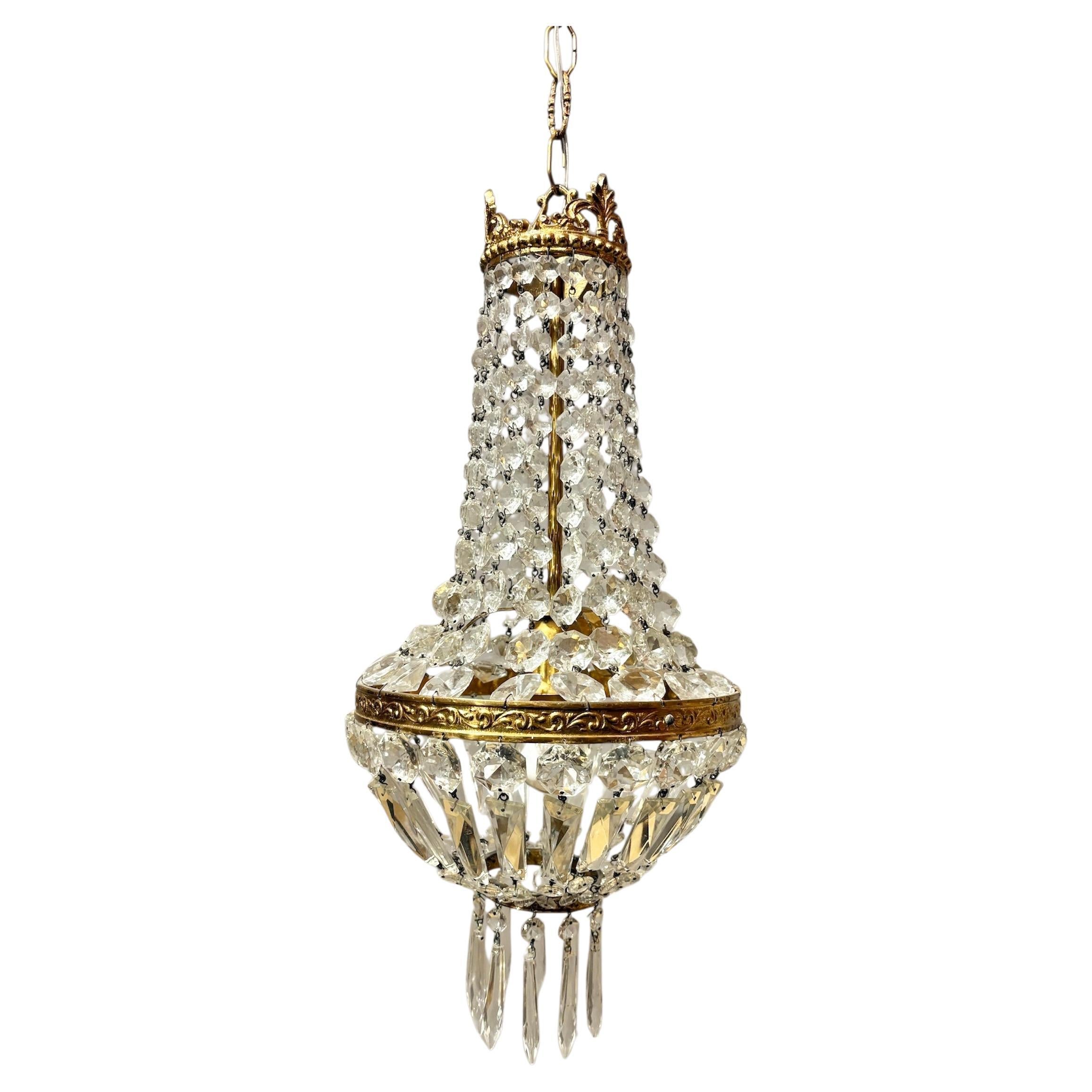 Lampadario italiano in stile impero in ottone dorato e cristallo di Boemia