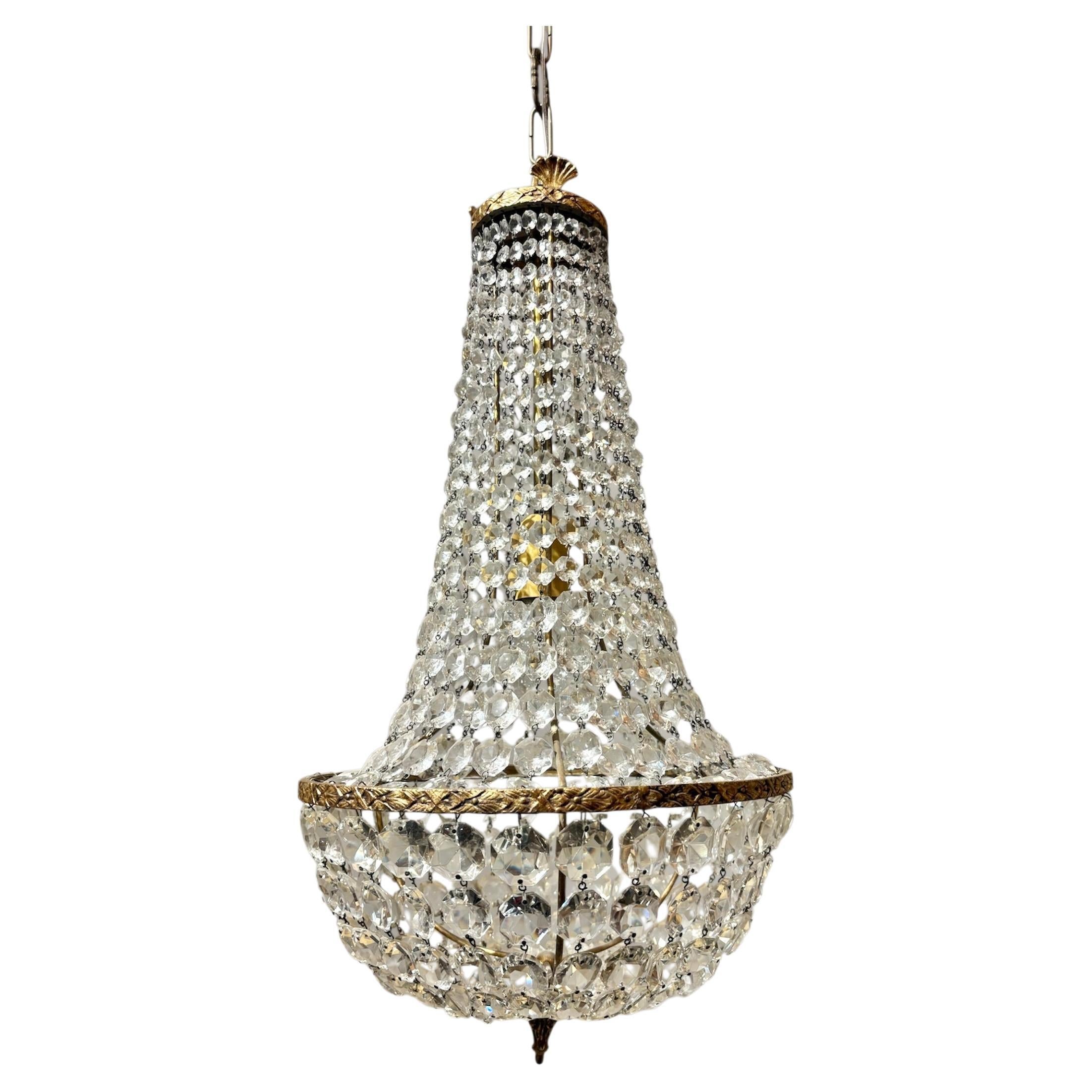 Lampadario italiano in stile impero in ottone dorato e cristallo di Boemia