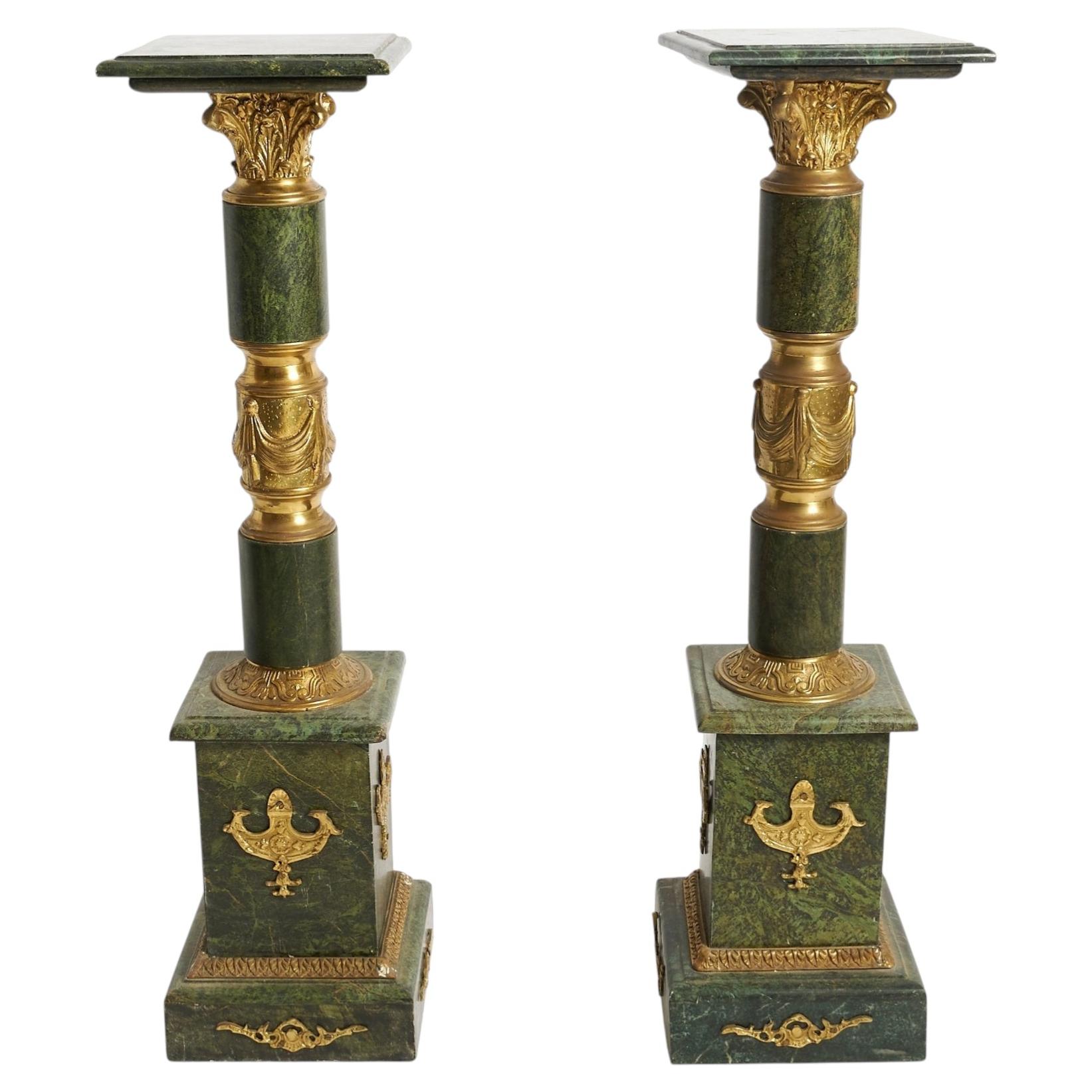 Socles de style Empire italien en bronze doré et marbre vert, vendus à l'unité