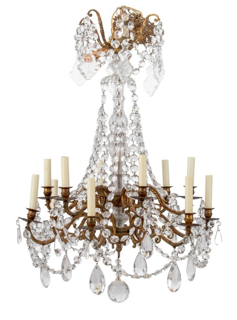 20ième siècle Lustre italien de style Empire en métal doré et cristal en vente