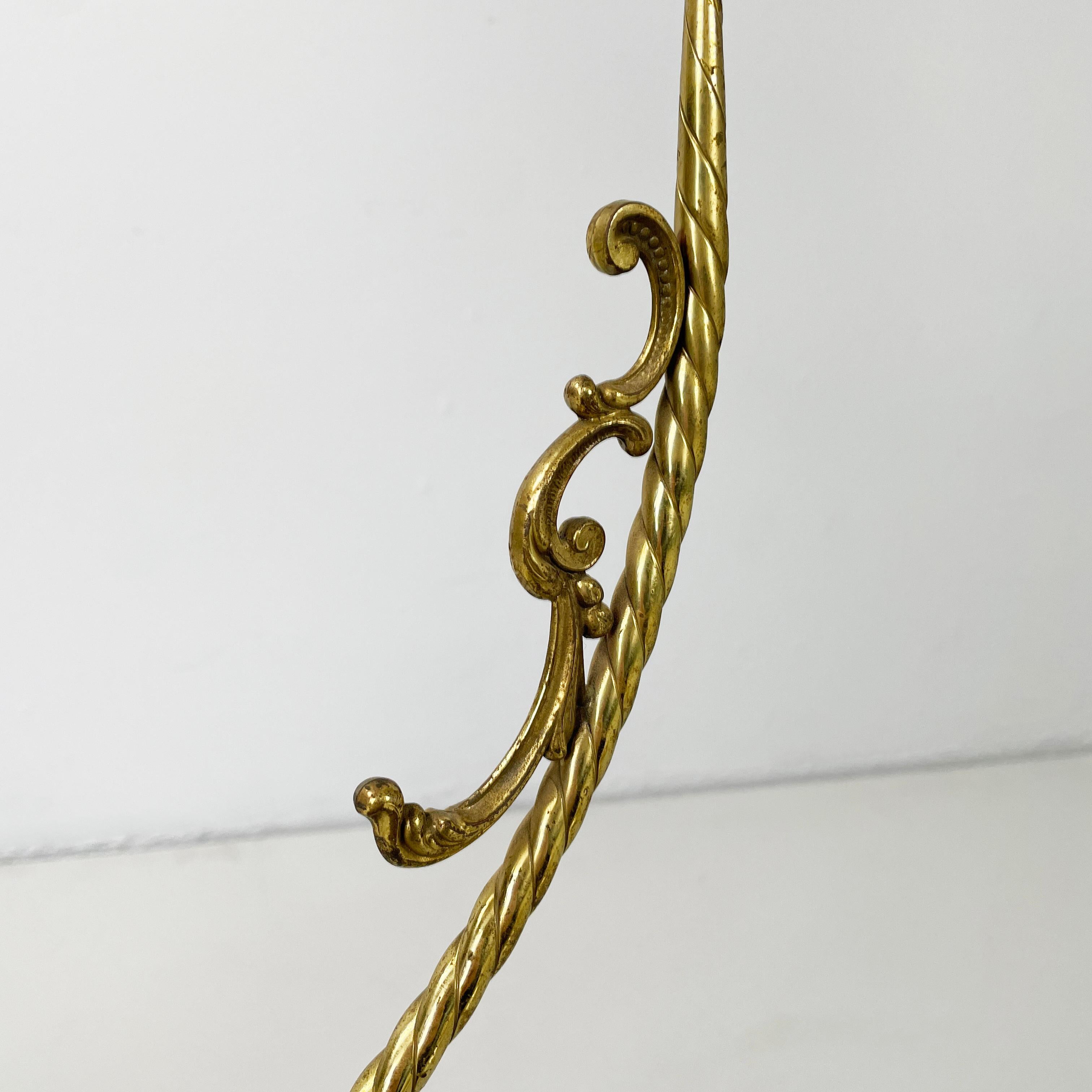 Pie de mesa italiano de estilo imperio finamente elaborado  latón y bronce principios de 1900 en venta 5
