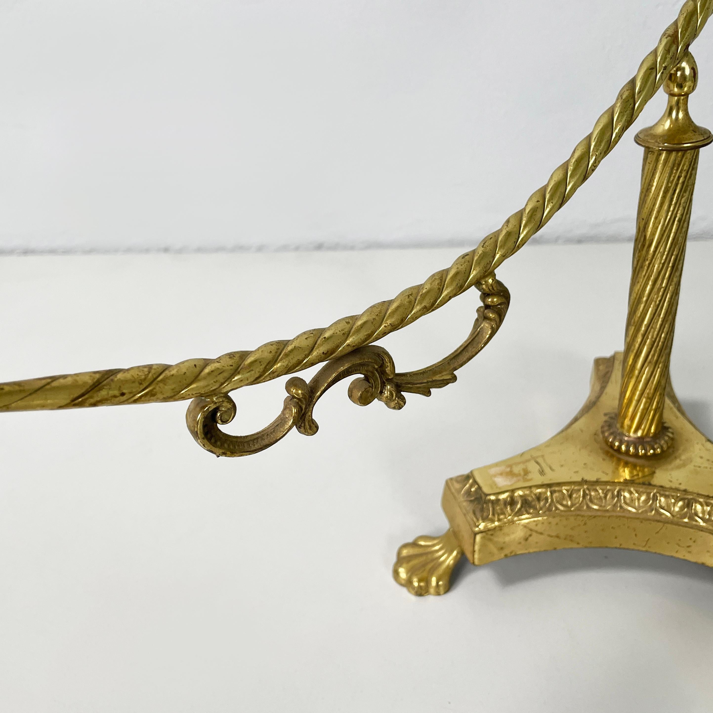 Pie de mesa italiano de estilo imperio finamente elaborado  latón y bronce principios de 1900 en venta 6