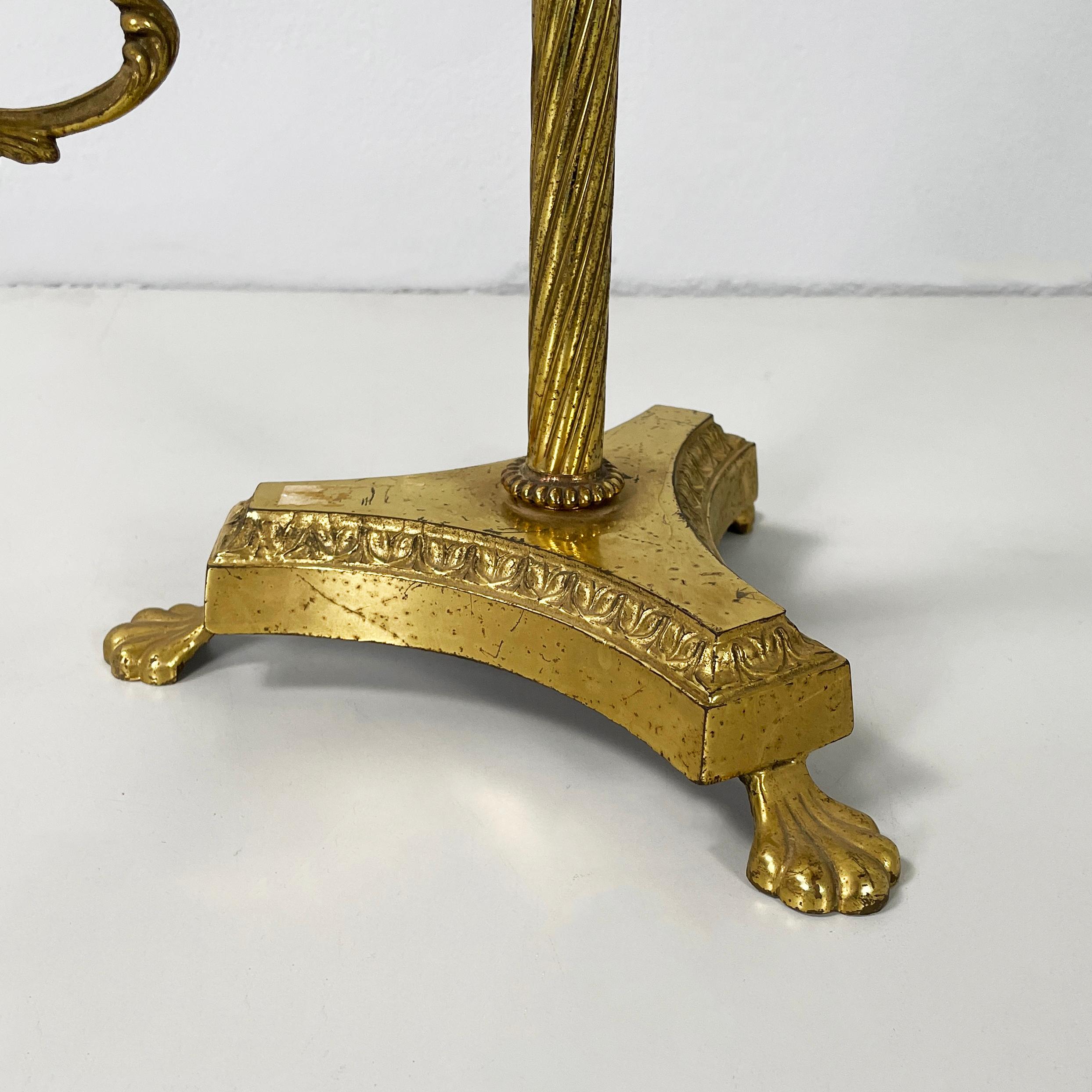 Pie de mesa italiano de estilo imperio finamente elaborado  latón y bronce principios de 1900 en venta 8