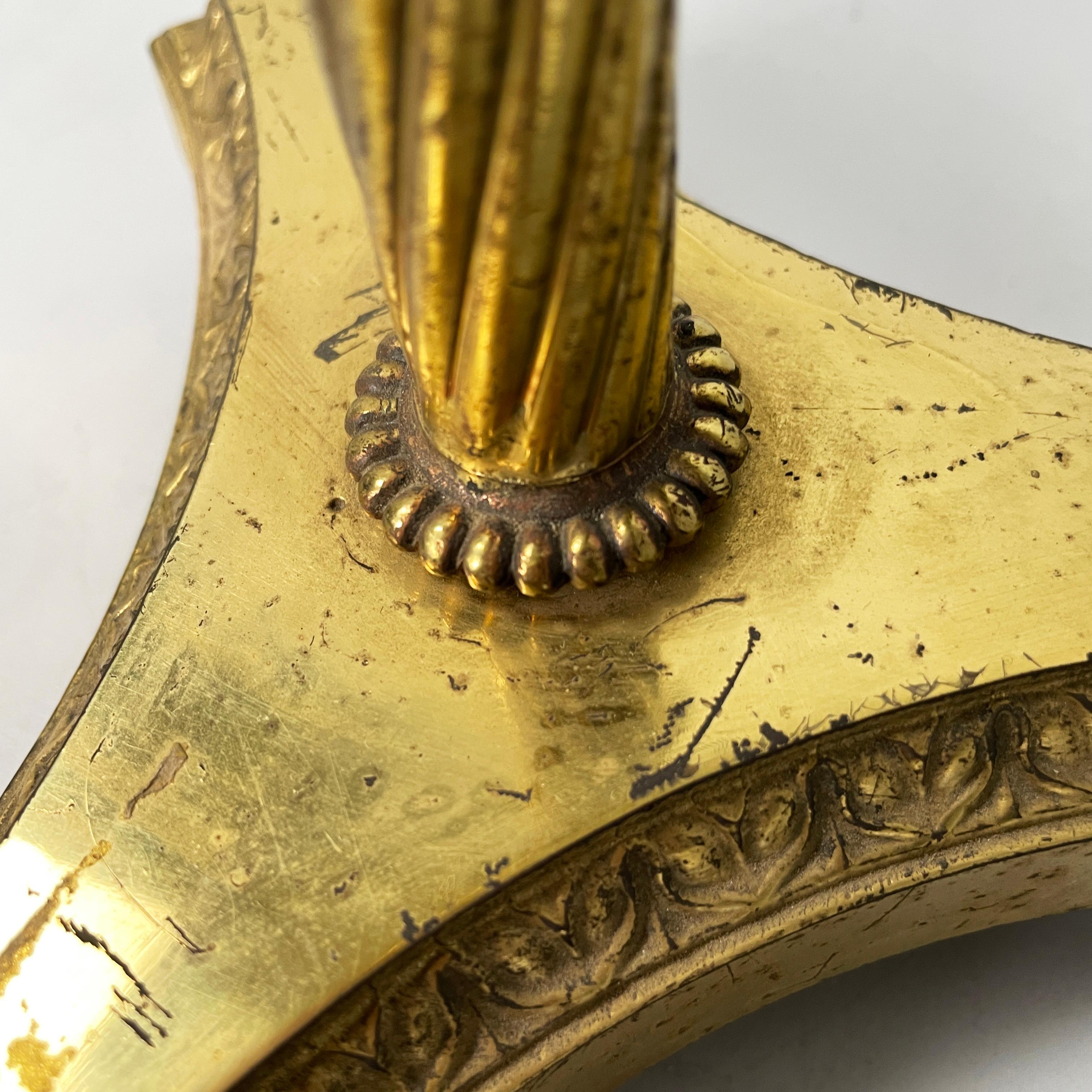 Pie de mesa italiano de estilo imperio finamente elaborado  latón y bronce principios de 1900 en venta 10