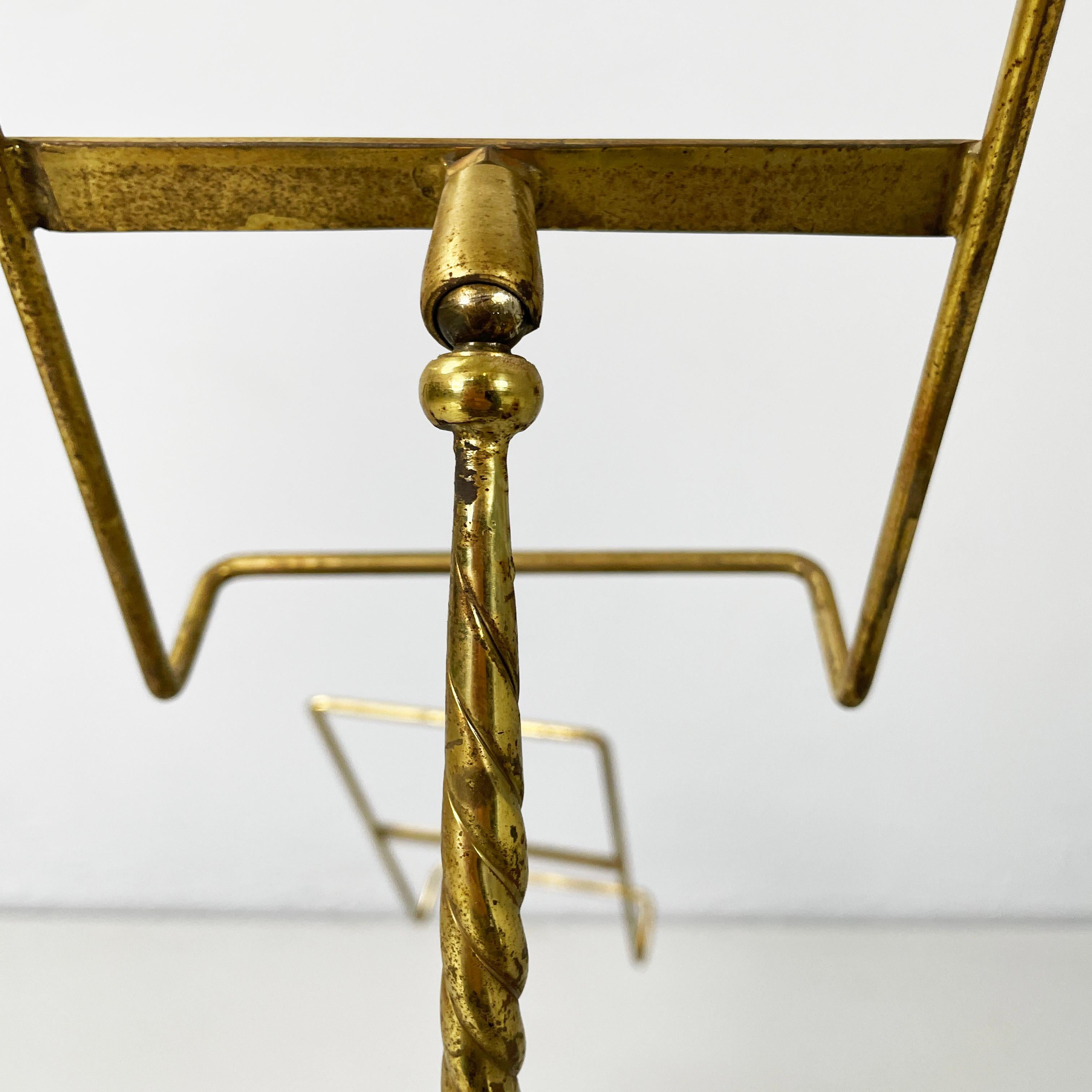Pie de mesa italiano de estilo imperio finamente elaborado  latón y bronce principios de 1900 en venta 2