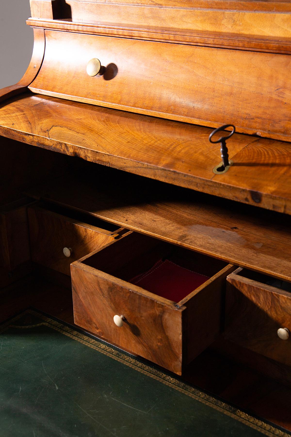 Trumeau Imperio Italiano en madera de brezo y latón con secretos en venta 6