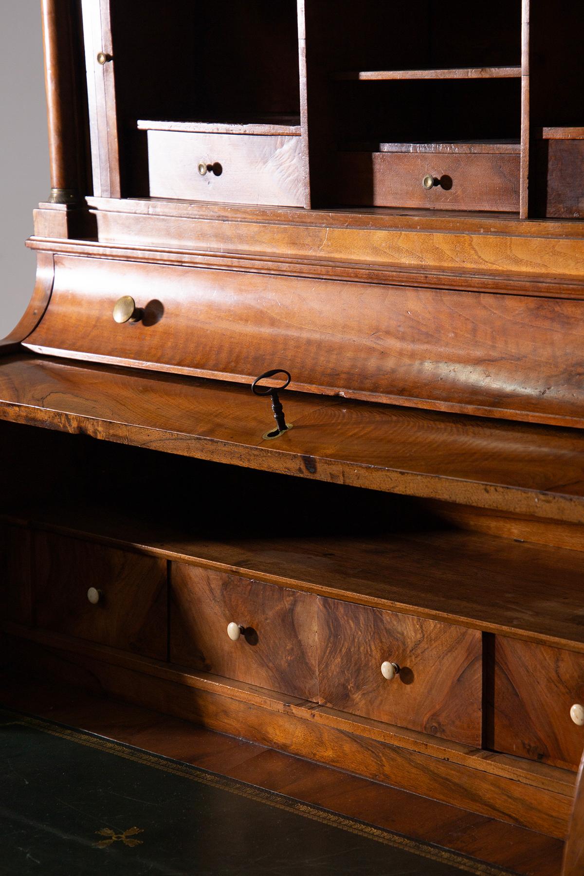 Trumeau Imperio Italiano en madera de brezo y latón con secretos en venta 2