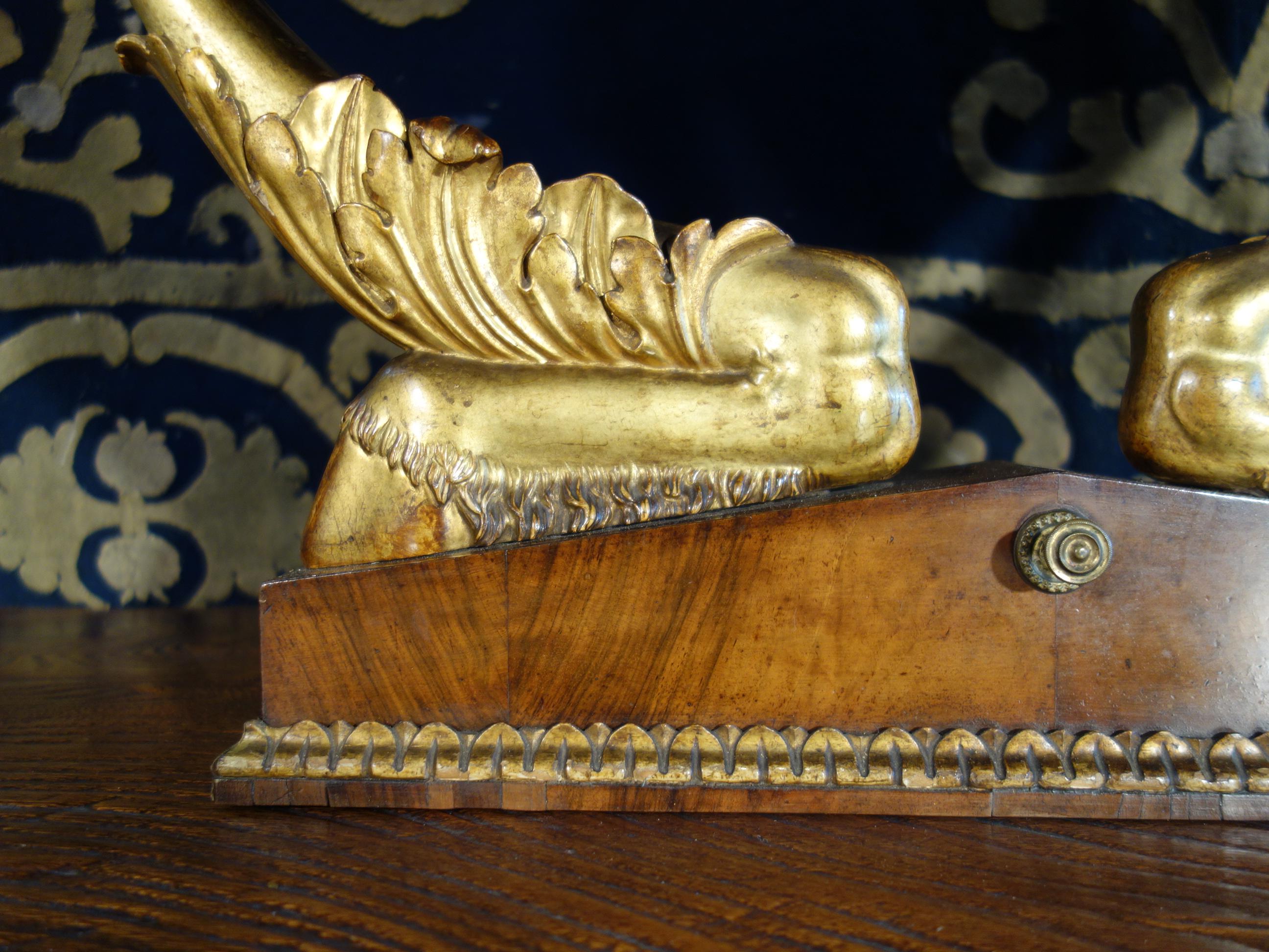 Miroir de table psychédélique Empire italien en noyer avec cygnes dorés et incrustation d'ébène en vente 2