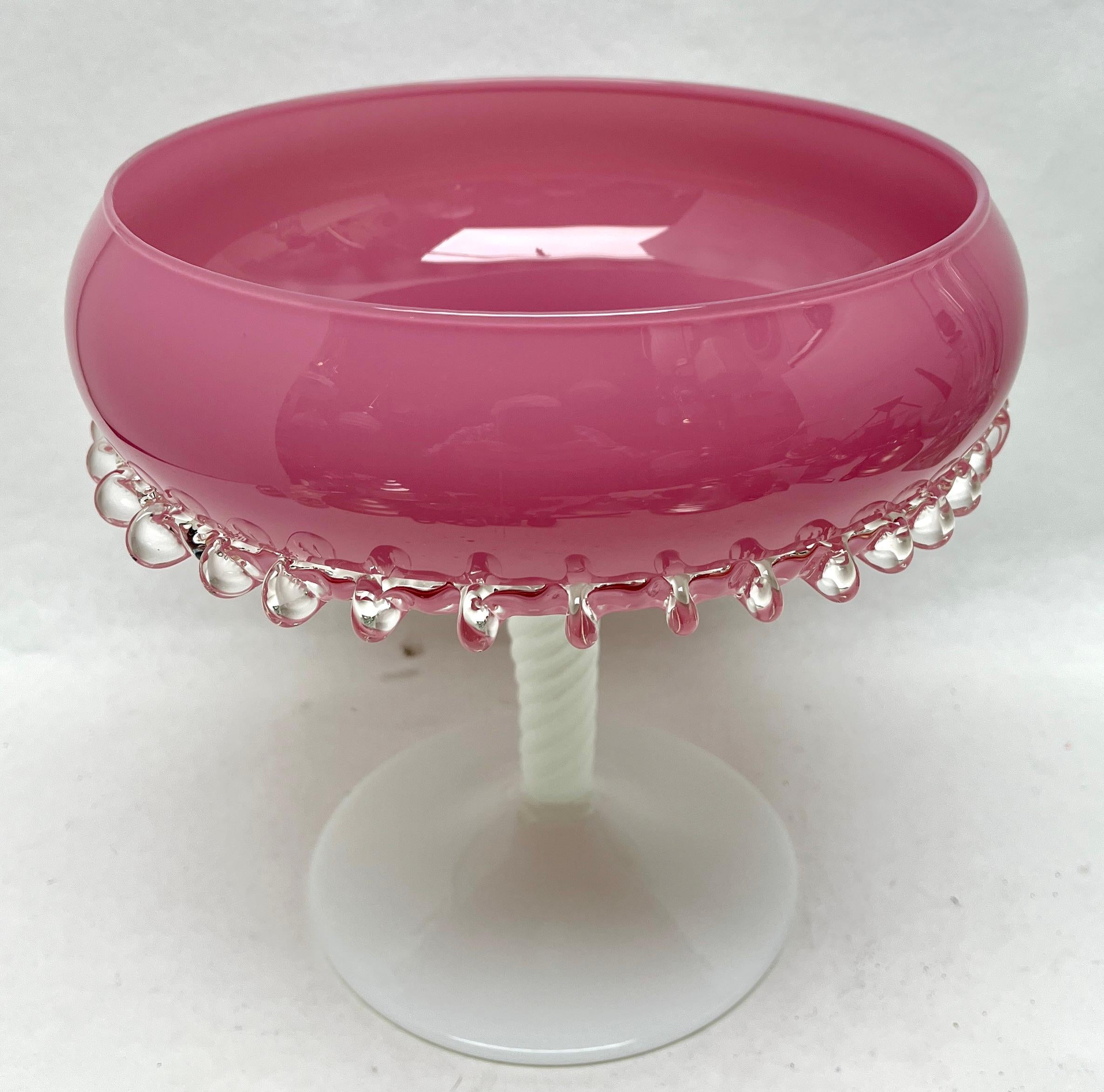 Italian Empoli Art Glass Opaline from the Mid-20th Century, Excellent Condition For Sale 4