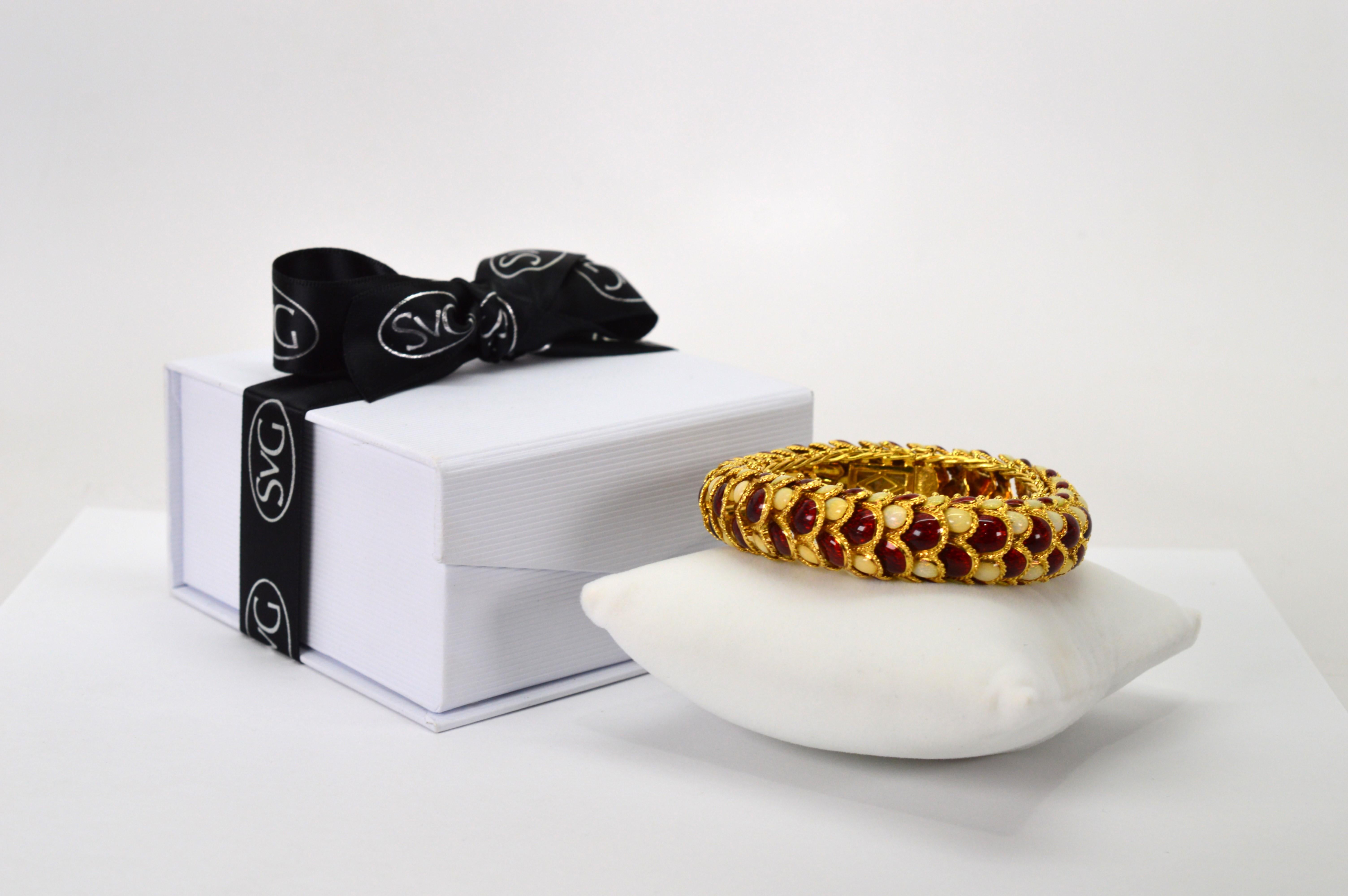 Bracelet serpent italien en or jaune 18 carats et émail en vente 9