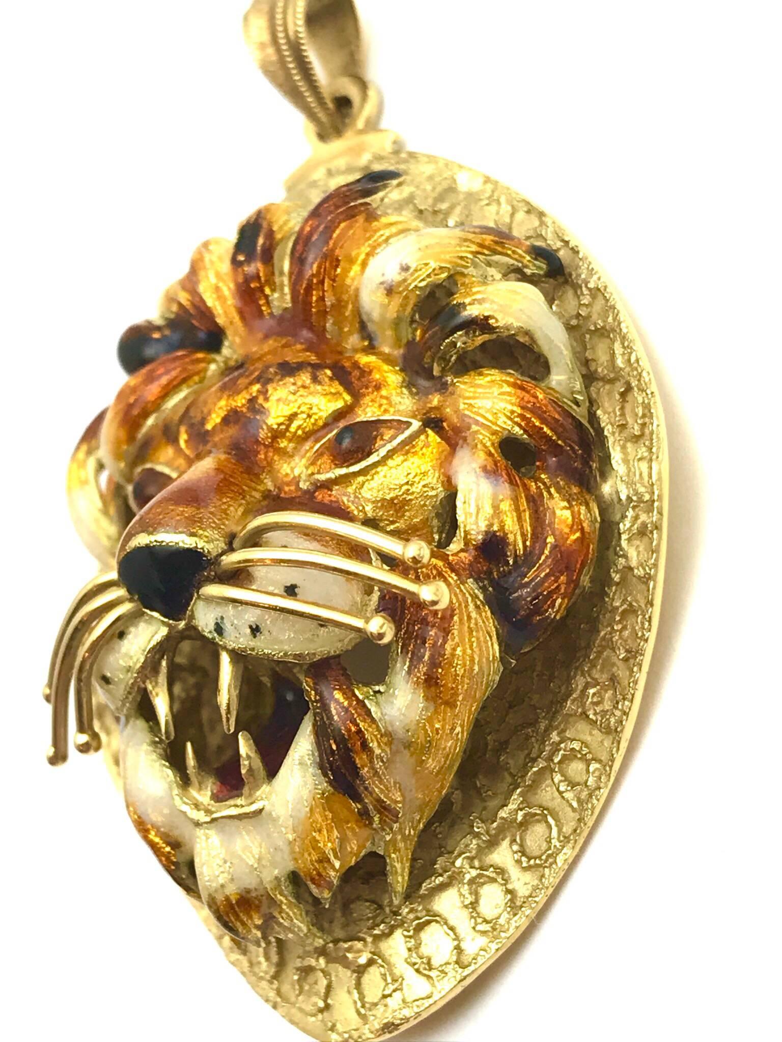 Retro Italian Enamel and Yellow Gold Lion Pendant