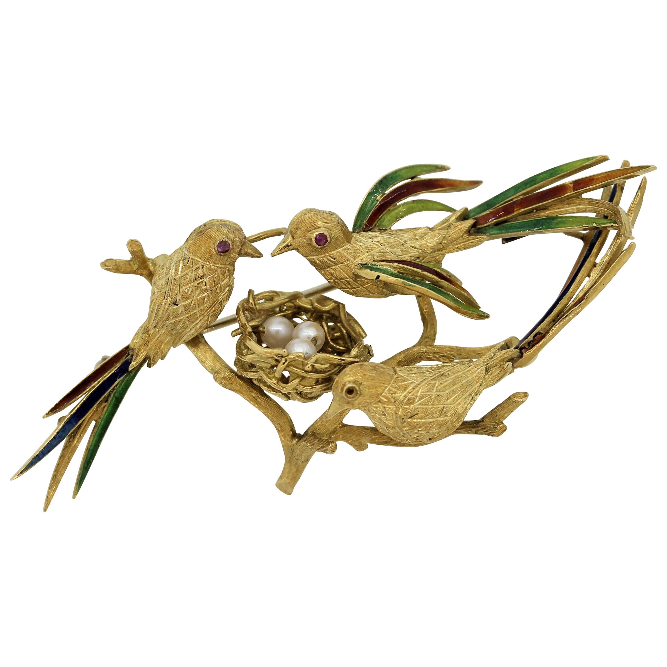 Broche italienne nid d'oiseaux en or, émail et perles de rocaille