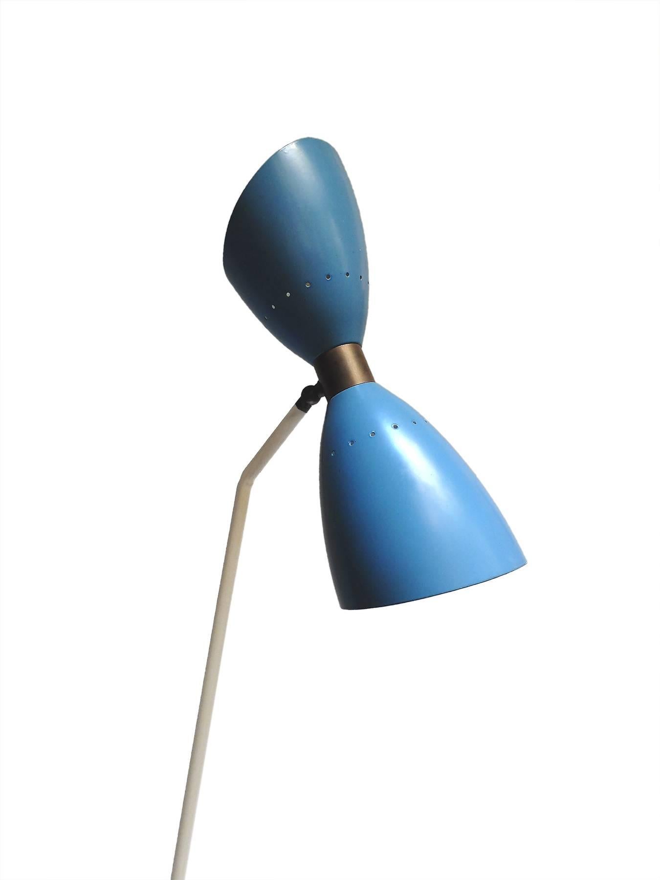 Italian Enameled Aluminum and Gilded Brass Floor Lamp, 1950 In Good Condition In Milan, IT