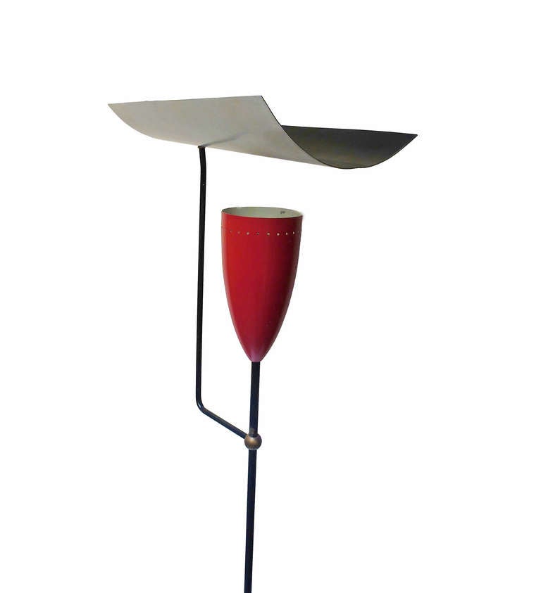 Italian Enameled Aluminum and Gilded Brass Floor Lamp, Italy, 1950 In Good Condition In Milan, IT