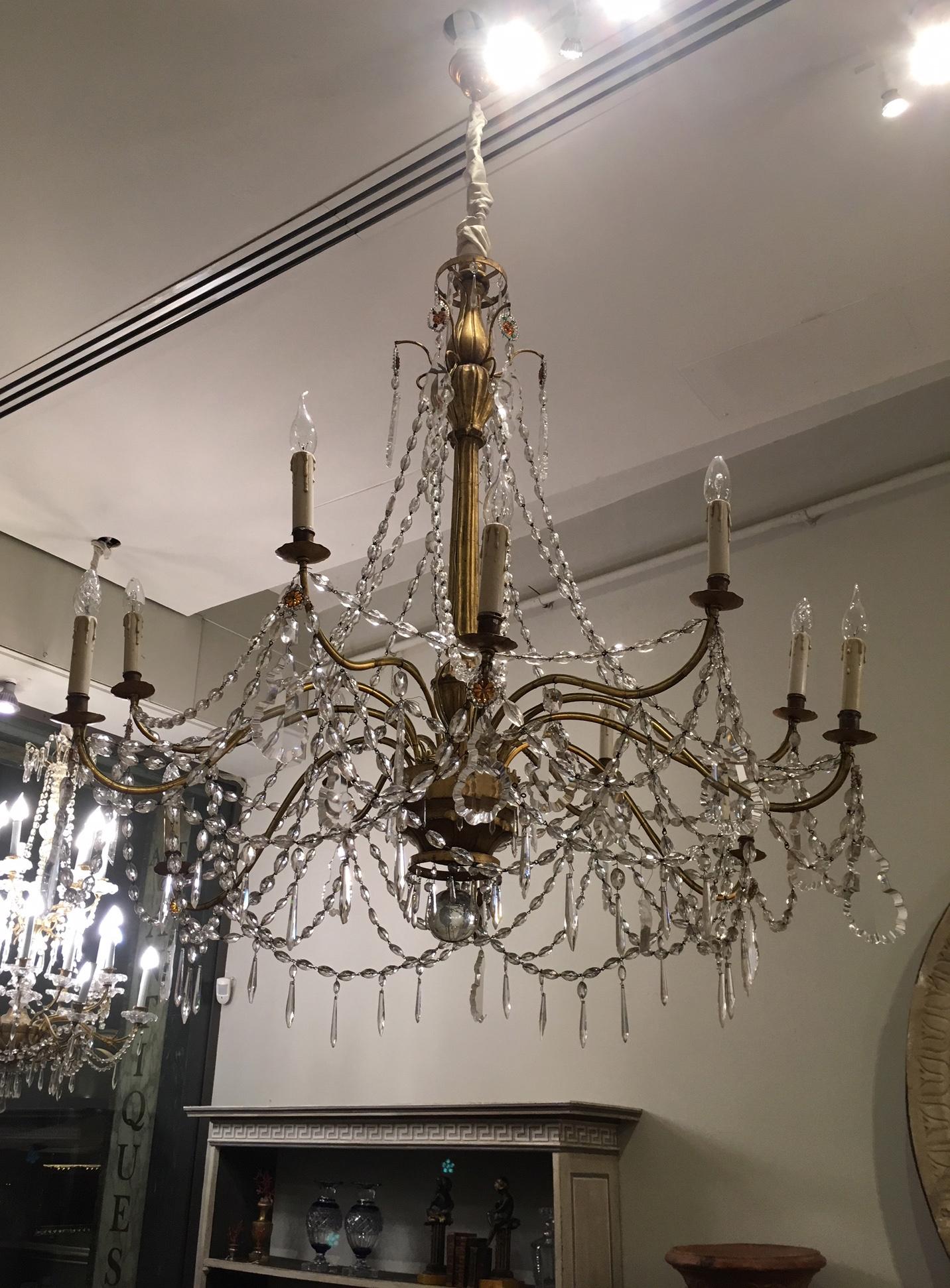 Italian End 18th Century Crystal Chandelier Gilded Wood and Crystal 12 Lights 9