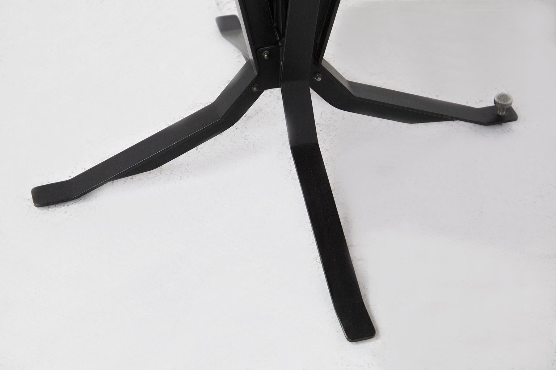 Italian End Table by Ignazio Gardella in Iron and Wood For Sale 5