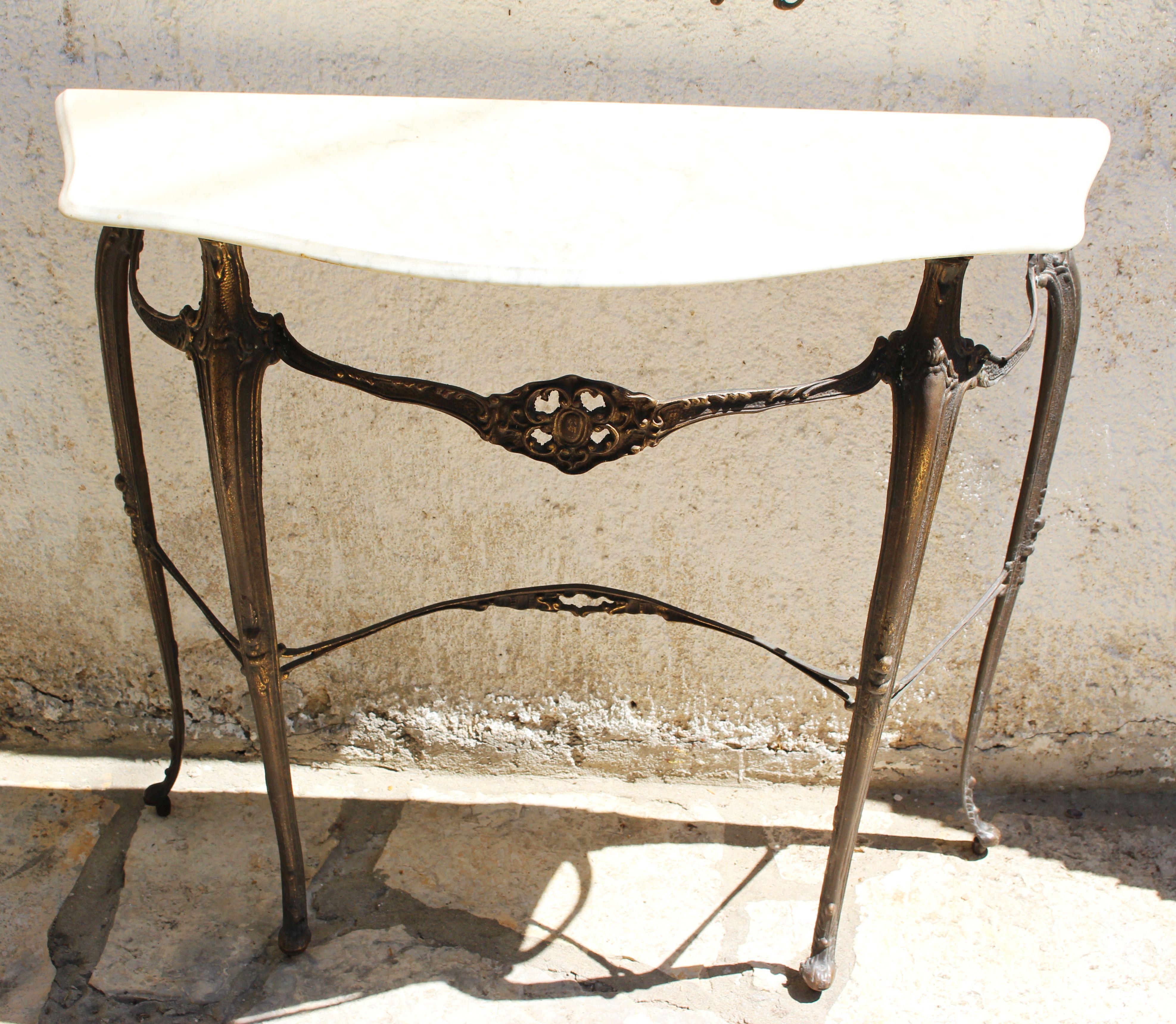Mid-20th Century Italian Entry Console Marble Table and  Brass Wall Mirror For Sale