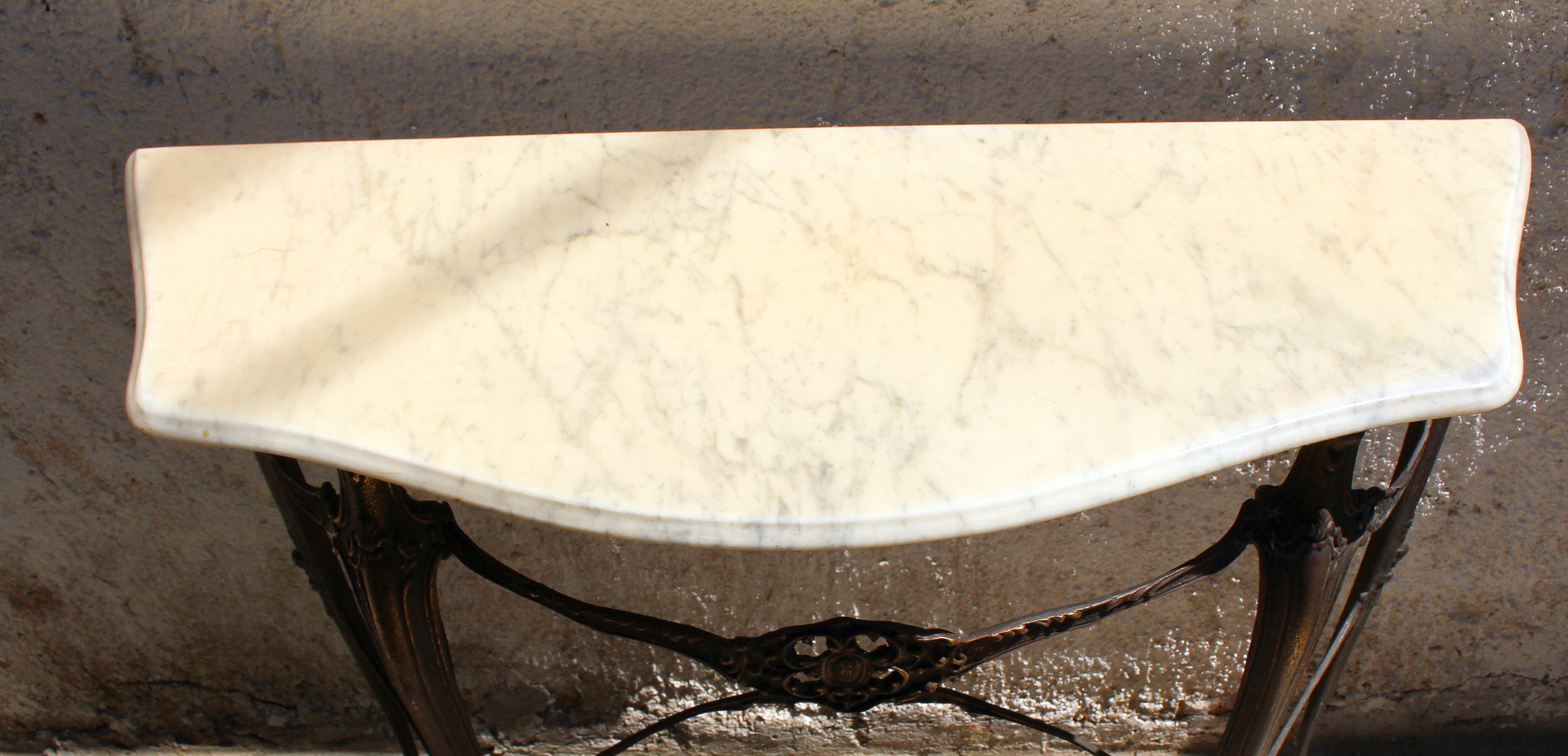 Italian Entry Console Marble Table and  Brass Wall Mirror For Sale 2