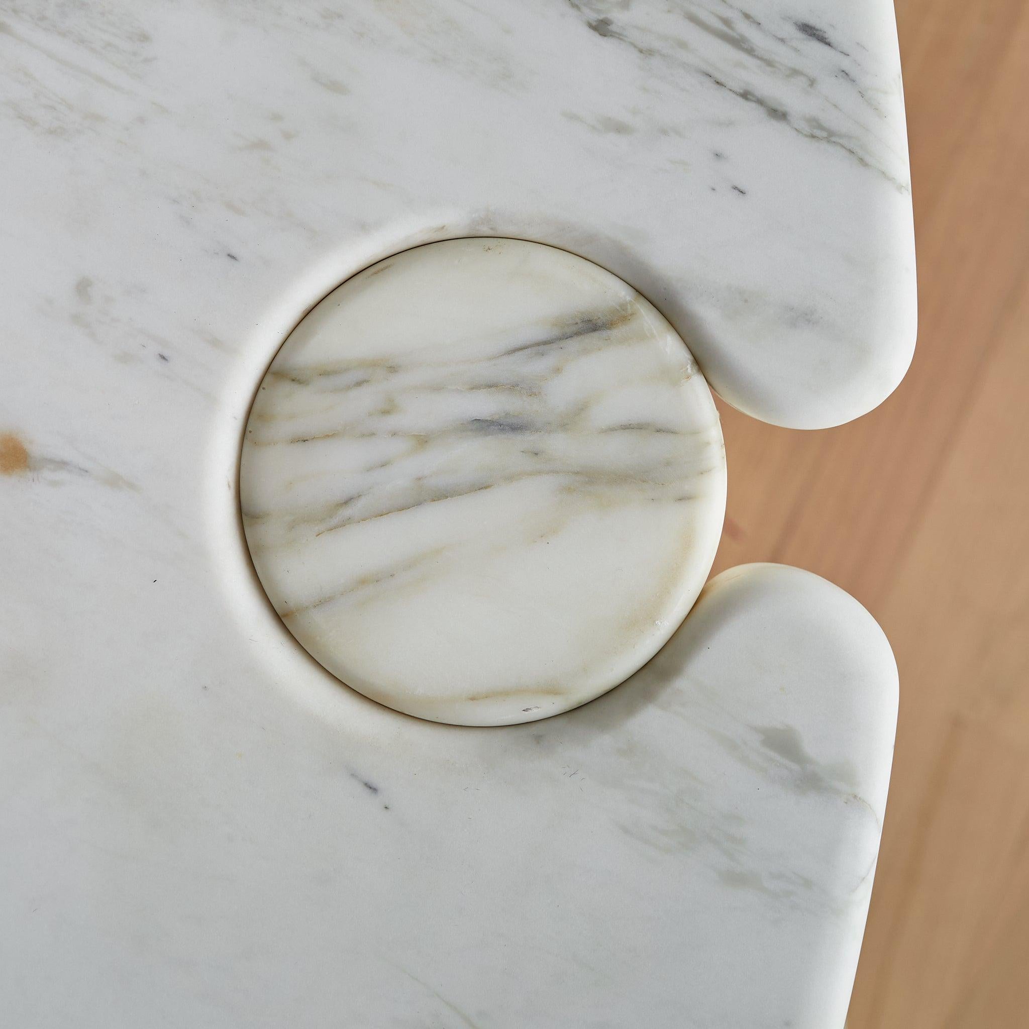 Italienischer 'Eros' Esstisch aus Carrara-Marmor von Angelo Mangiarotti für Skipper (Ende des 20. Jahrhunderts) im Angebot