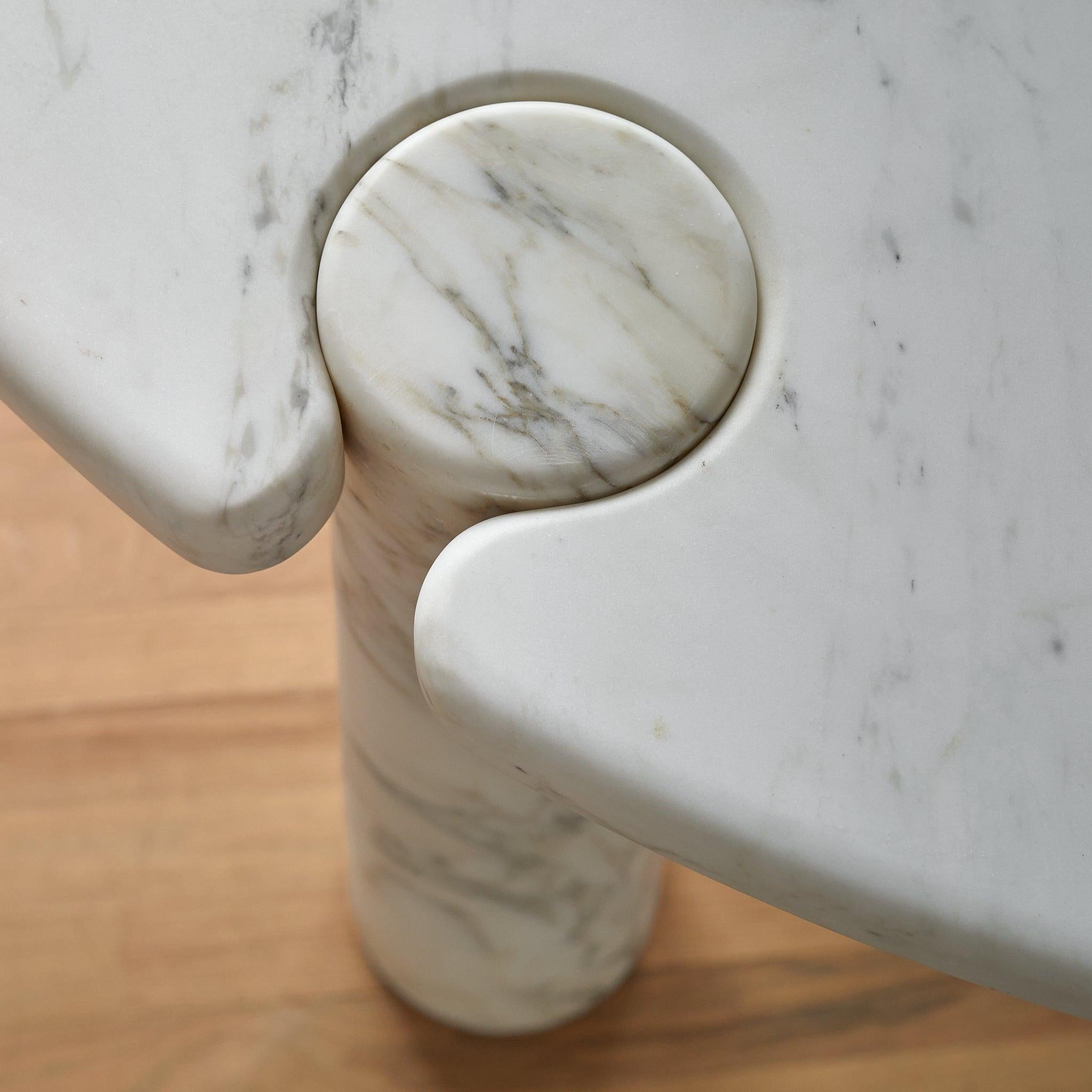 Italienischer 'Eros' Esstisch aus Carrara-Marmor von Angelo Mangiarotti für Skipper im Angebot 1