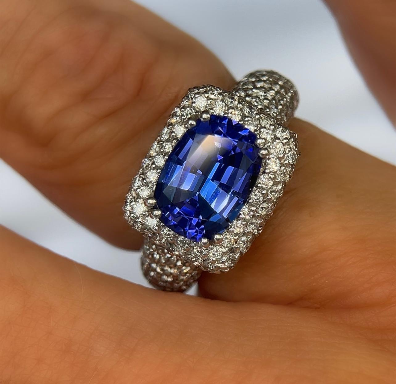 Italian Estate Tanzanite and Diamond Ring In Good Condition In Derby, NY