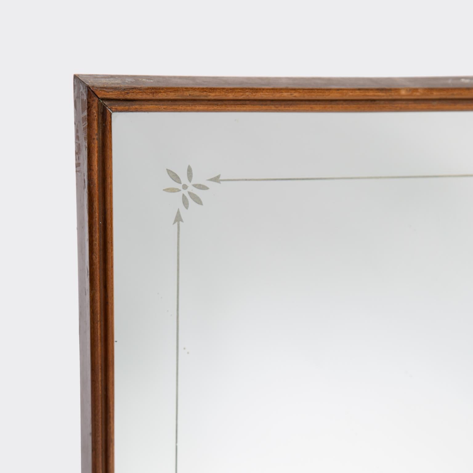 Mid-Century Modern Italian Etched Design Mirror For Sale