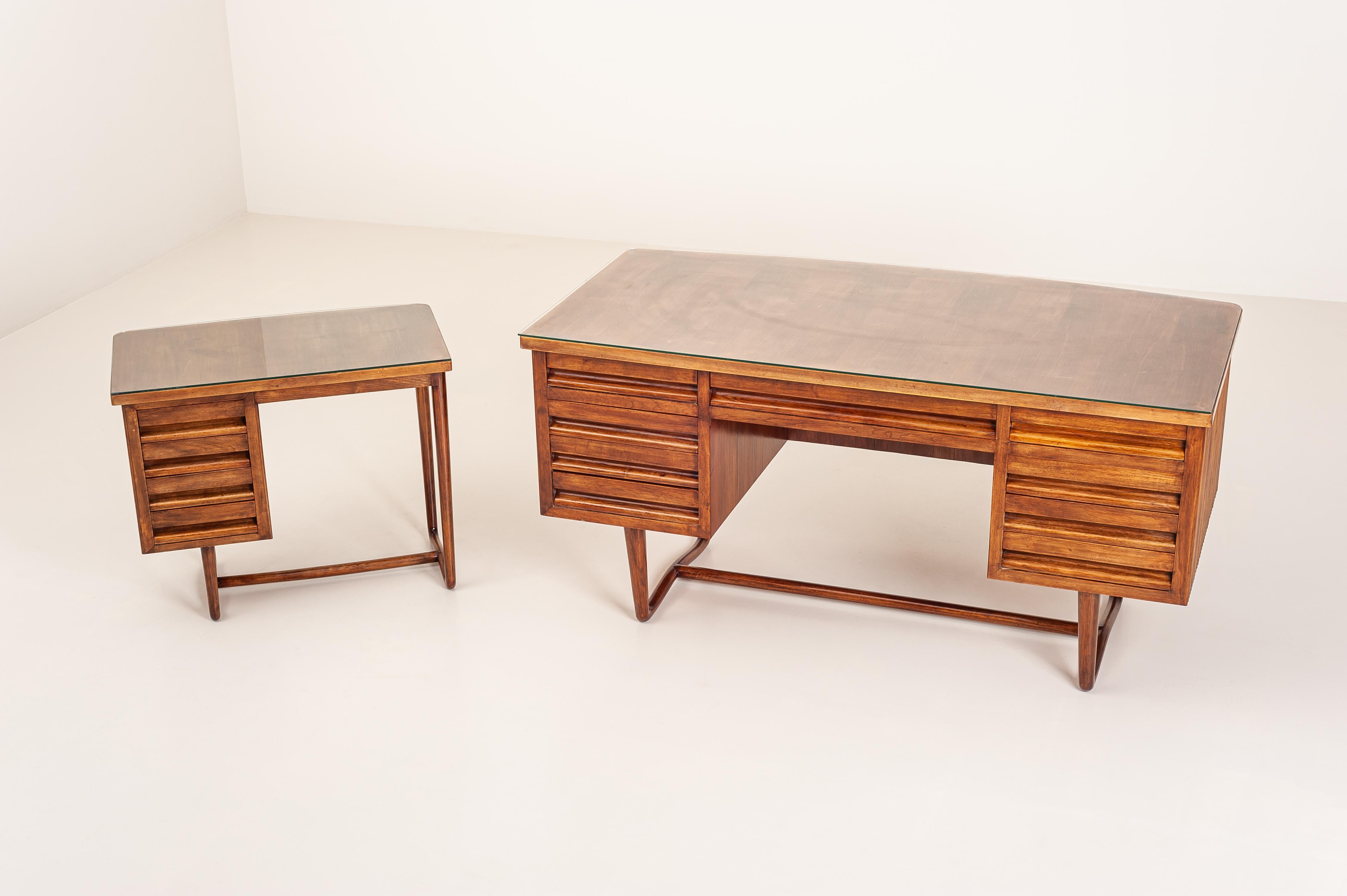Italian Executive Grissinato Desk Made in Walnut with Carved Legs and Glass Top 12