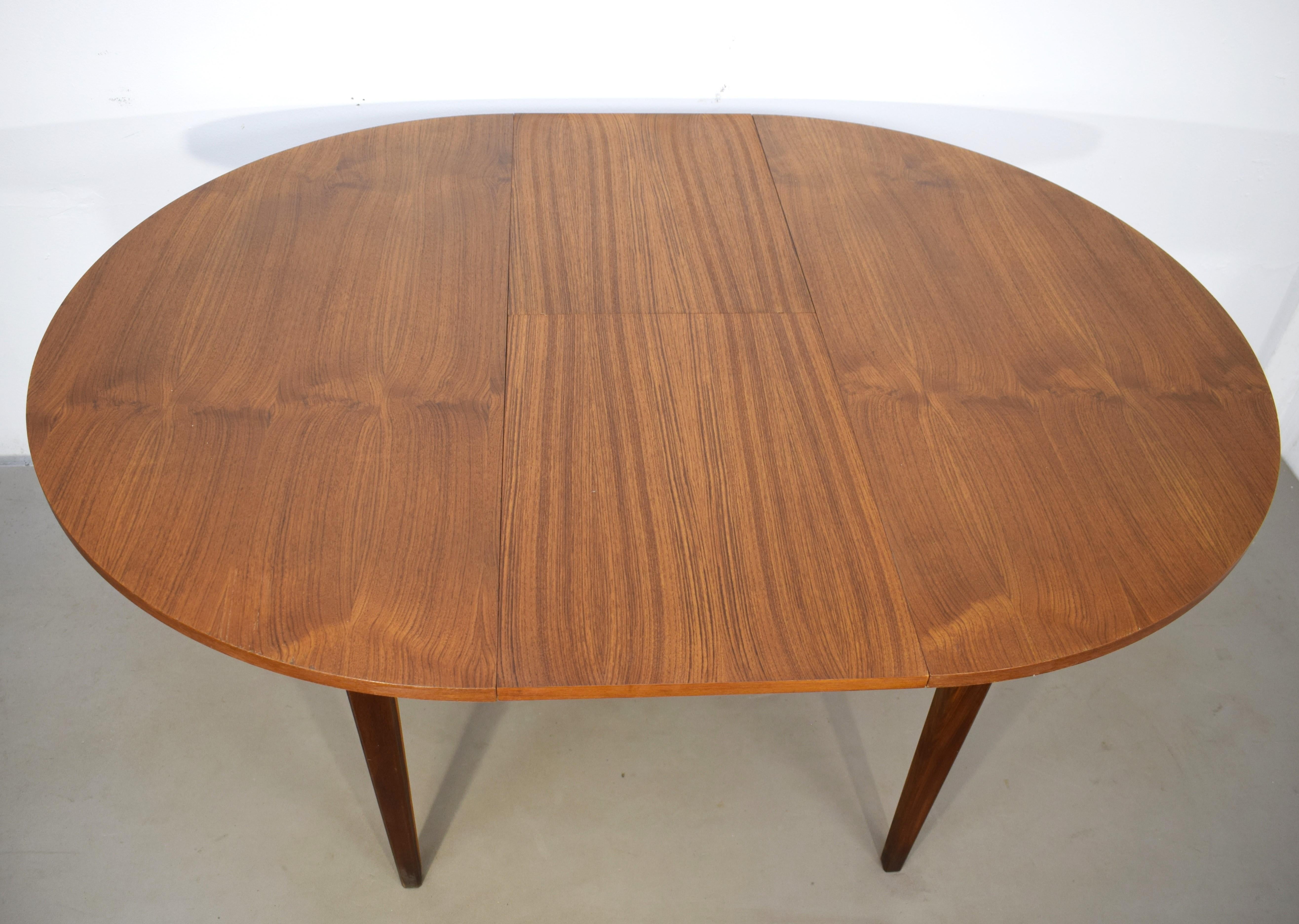 Italian extendable table, 1970s For Sale 4