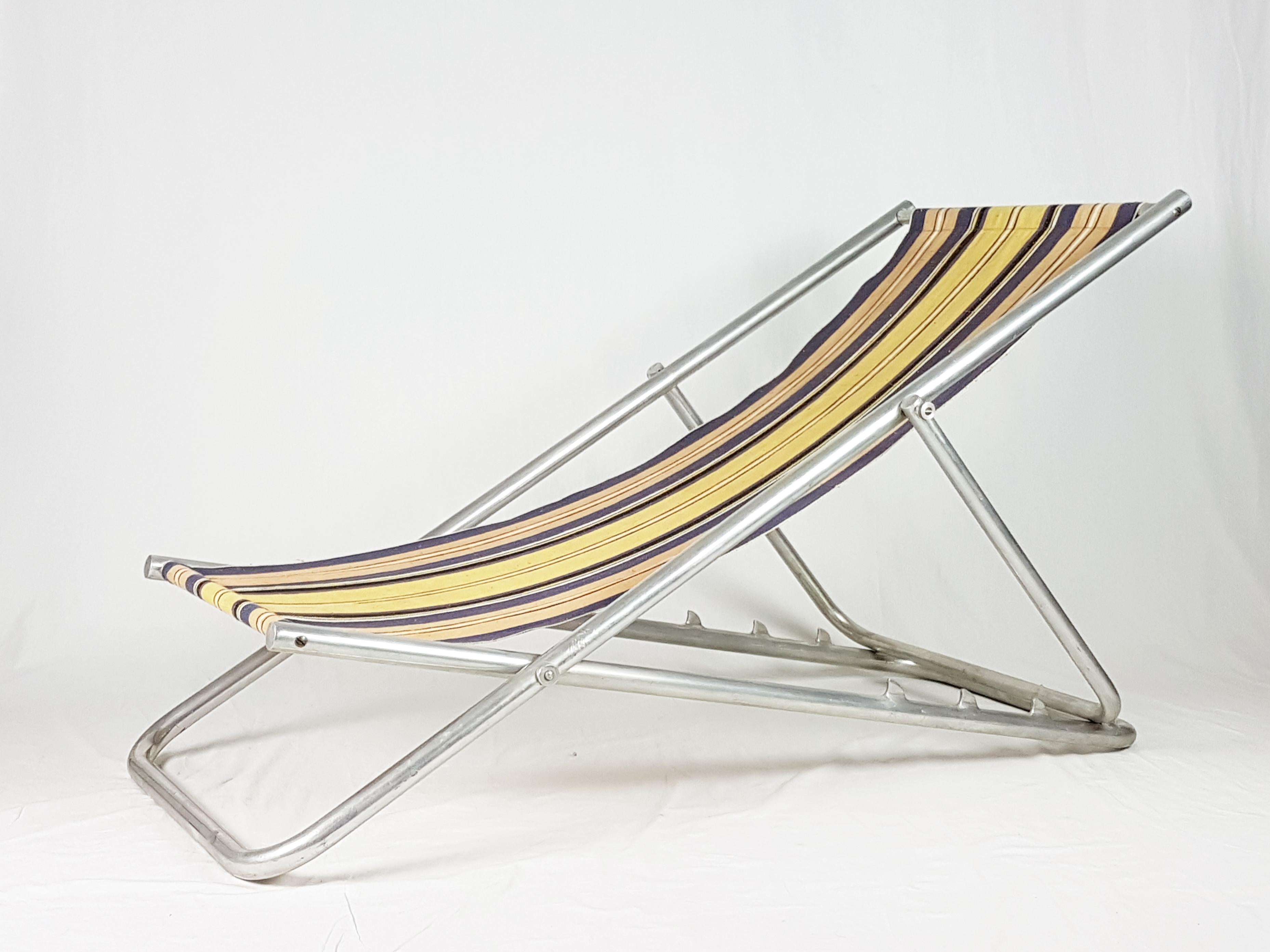 Italian Fabric and Aluminum Midcentury Deckchairs with 4 Different  Positions For Sale at 1stDibs