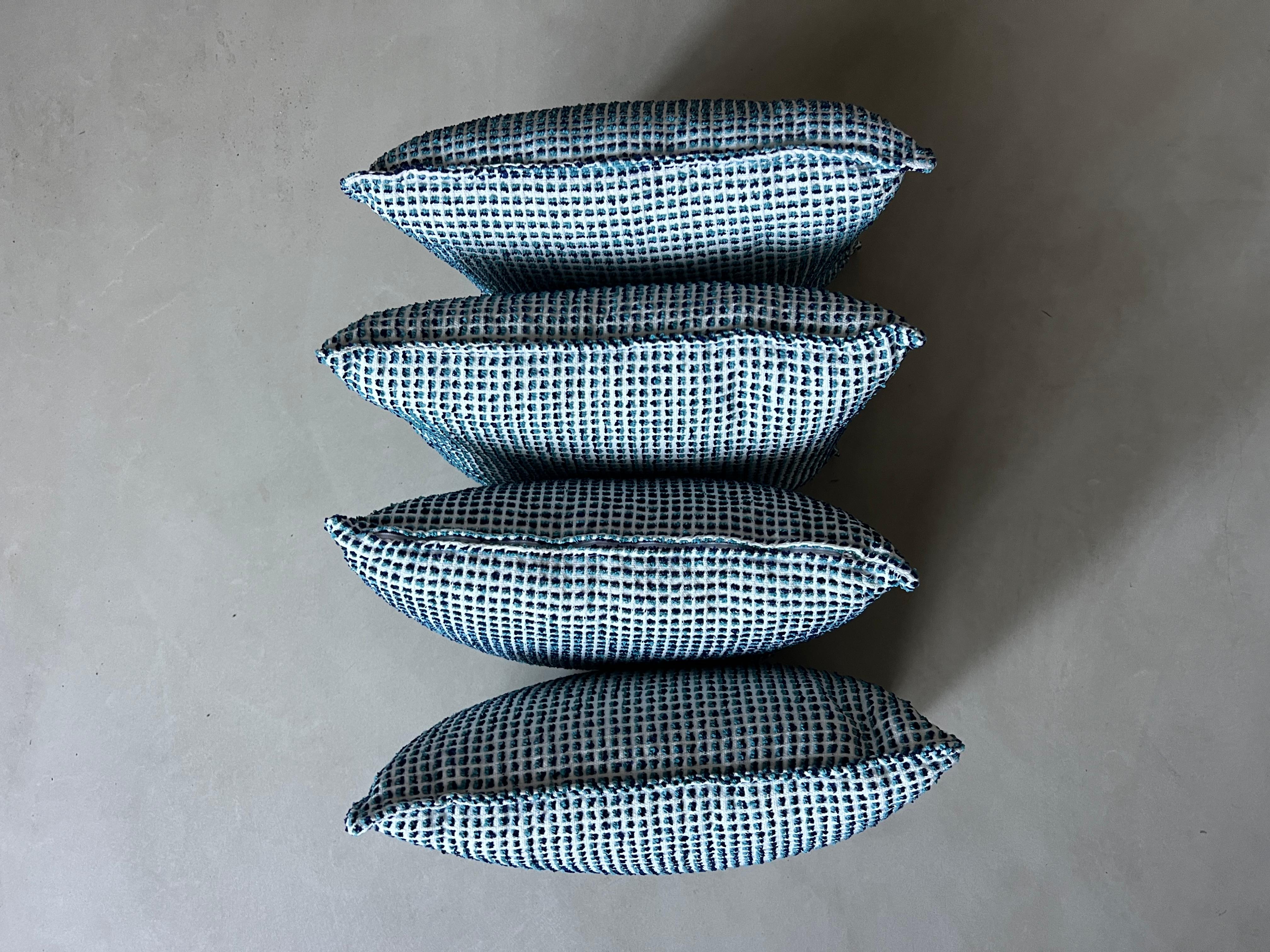 Cuscini fatti a mano con tessuto jacquard blu e azzurro, su ordinazione in vendita 6
