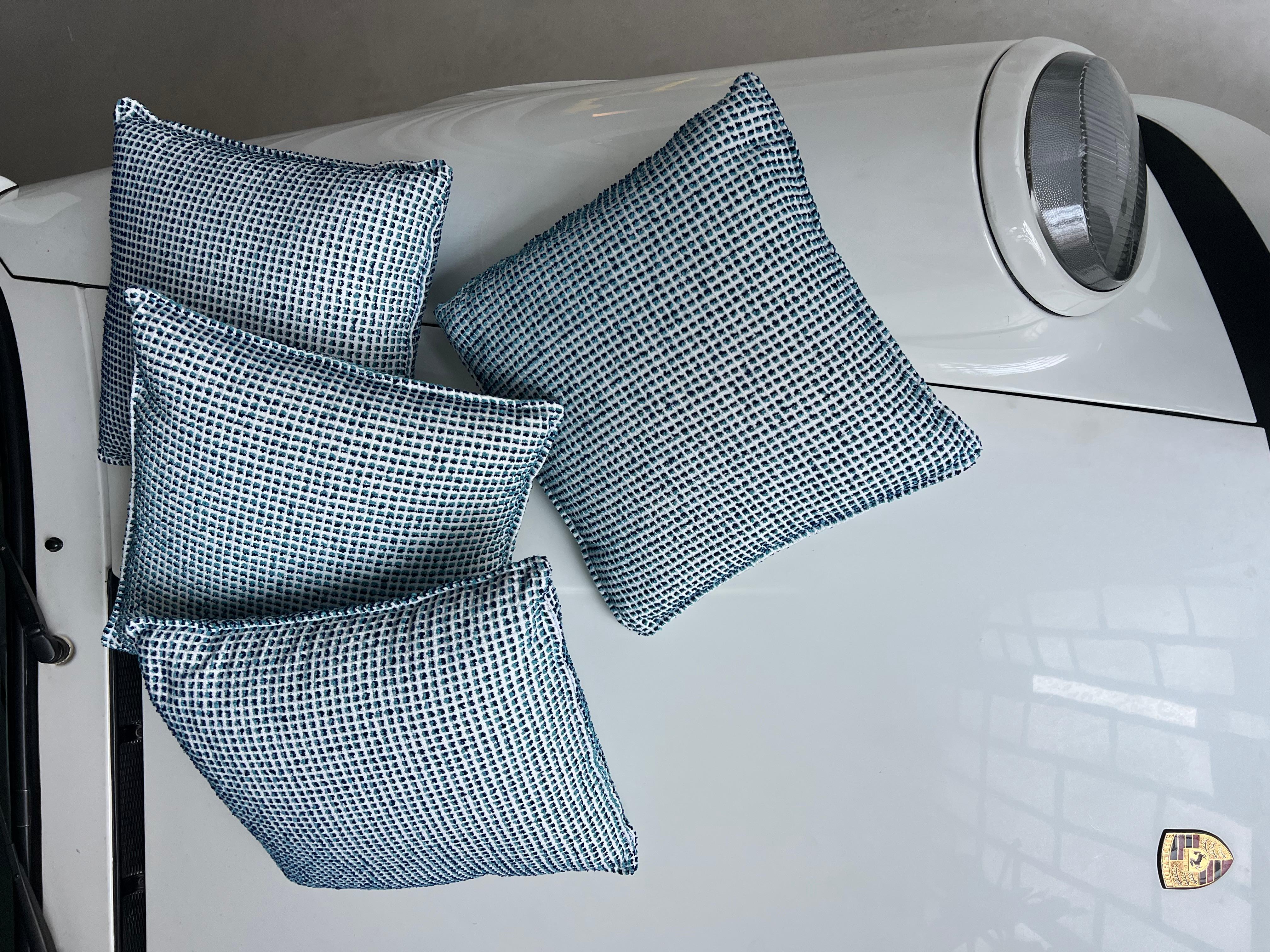 Cuscini fatti a mano con tessuto jacquard blu e azzurro, su ordinazione in vendita 8