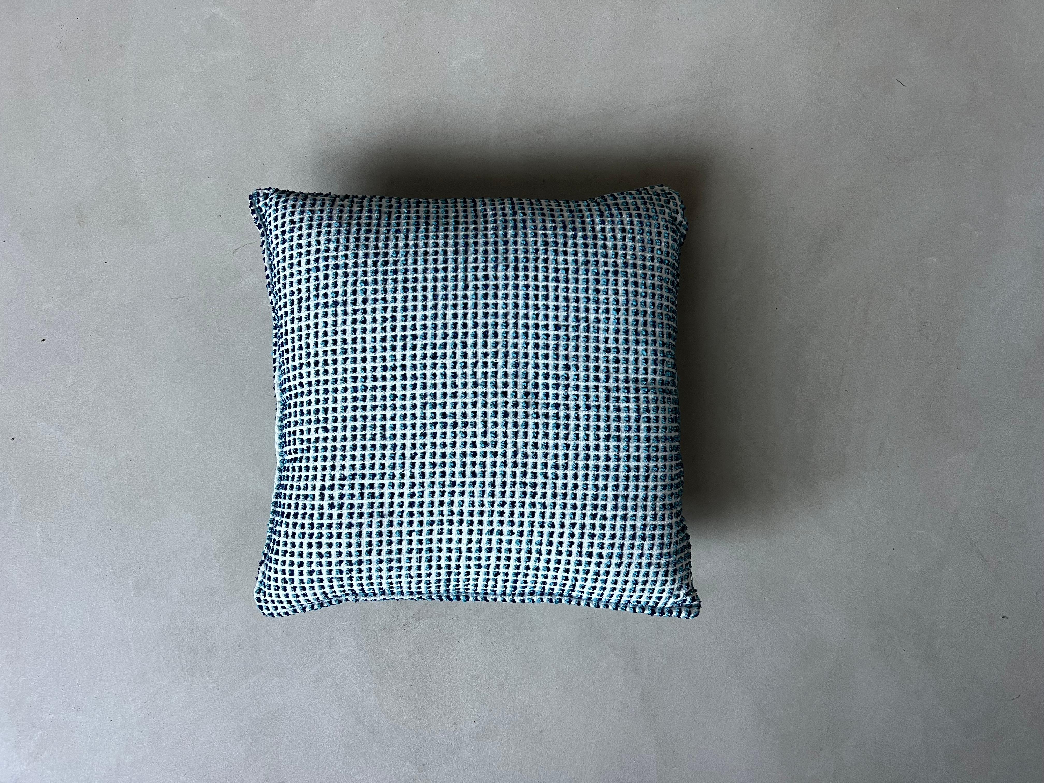 Tessuto Cuscini fatti a mano con tessuto jacquard blu e azzurro, su ordinazione in vendita