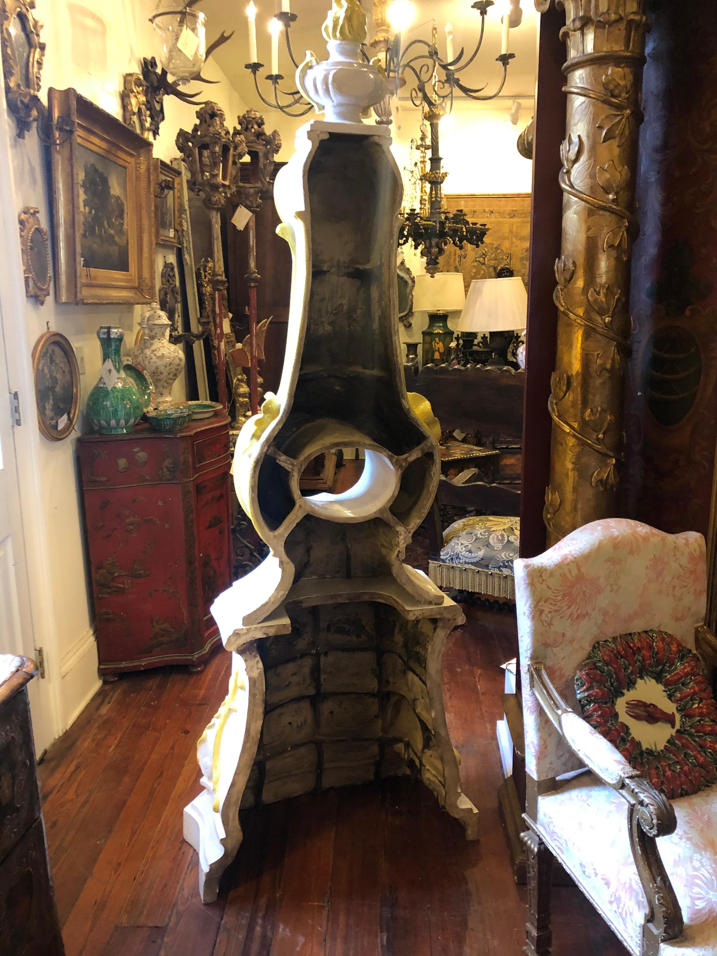 Italian Faience Chimney, 19th Century In Fair Condition For Sale In Natchez, MS
