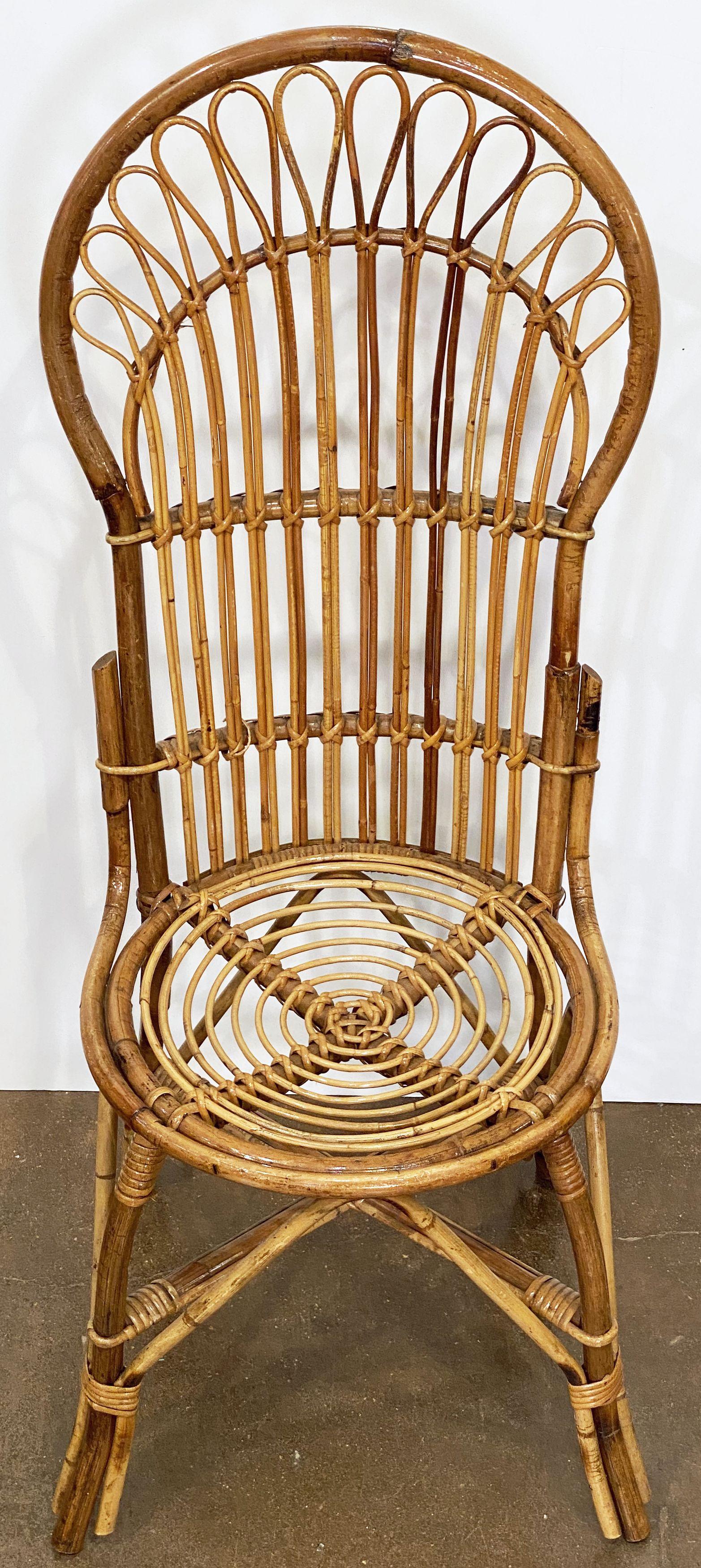Italian Fan-Backed Chair of Rattan and Bamboo from the Mid-20th Century For Sale 3