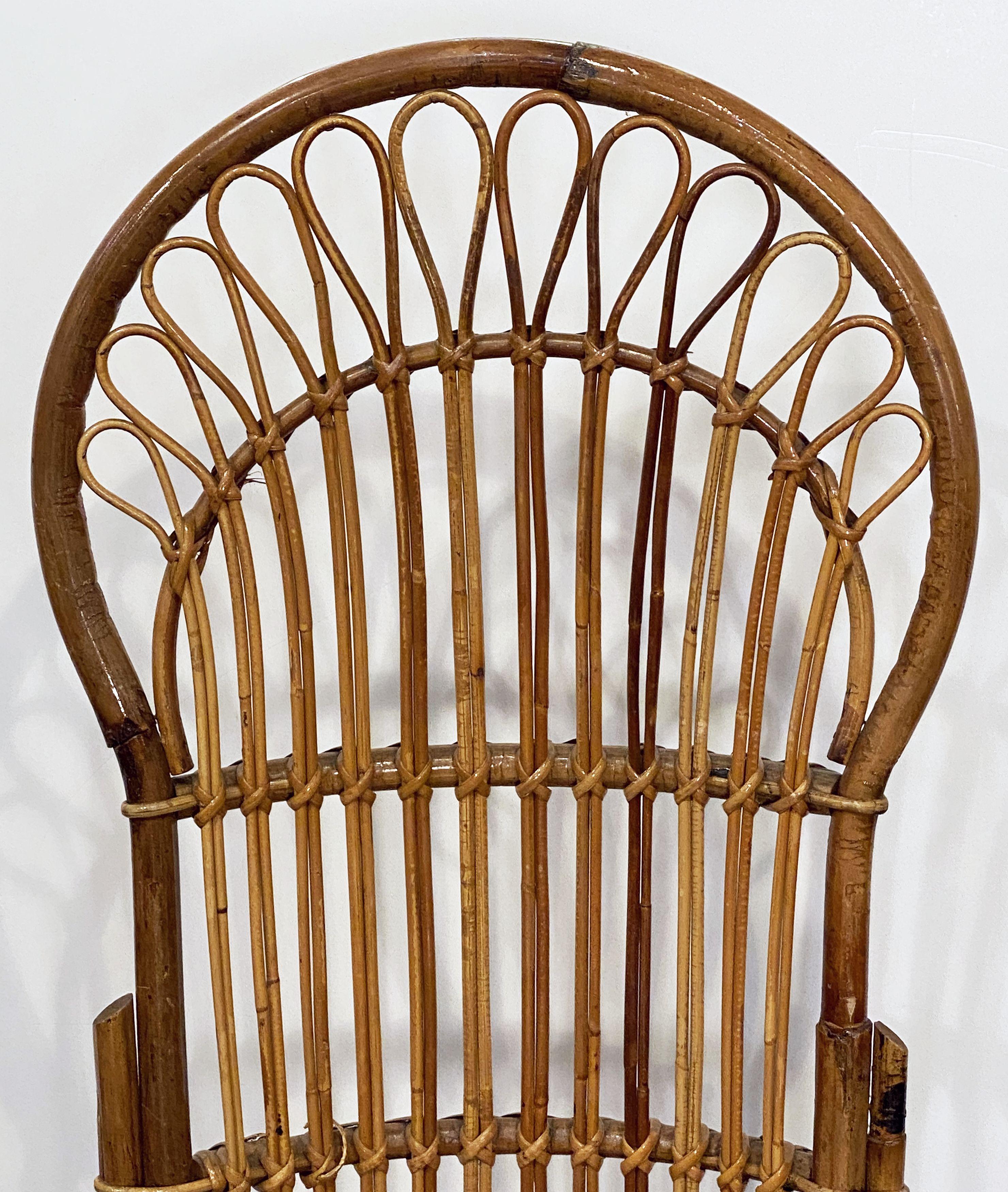 Italian Fan-Backed Chair of Rattan and Bamboo from the Mid-20th Century For Sale 4