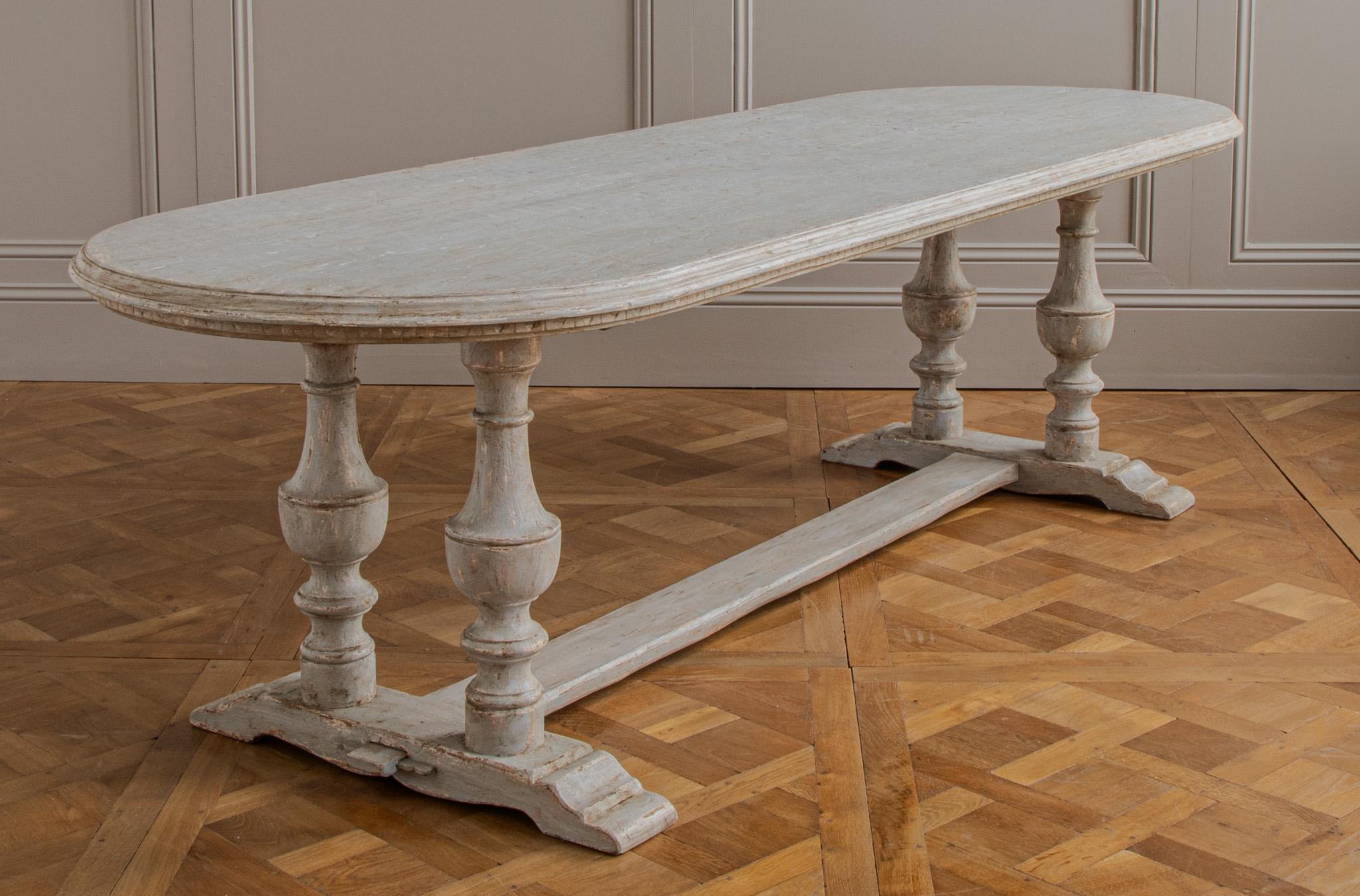 Italian Farmhouse Table In Good Condition For Sale In London, Park Royal