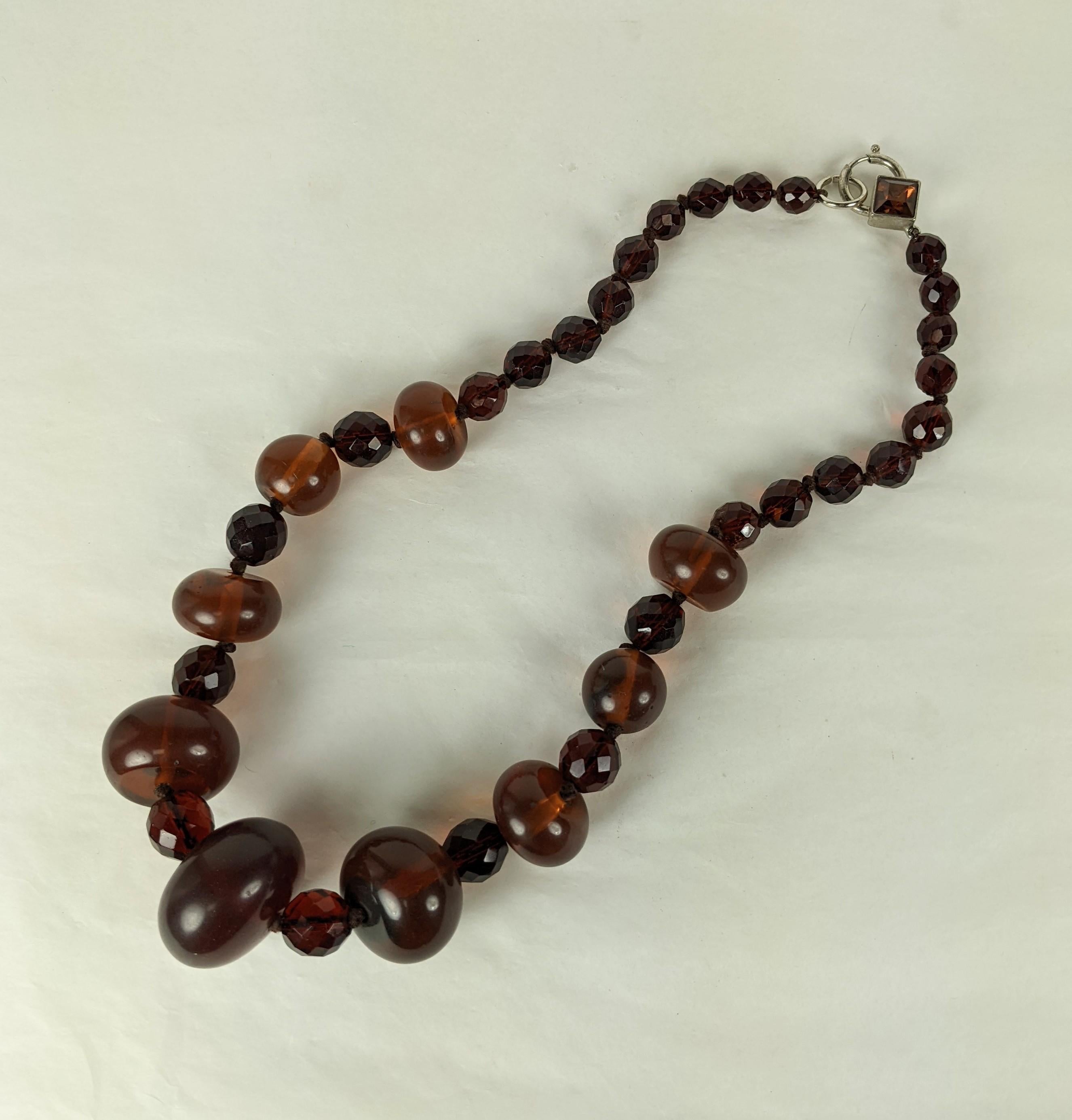 Collier de fausses perles d'ambre italiennes Bon état - En vente à New York, NY