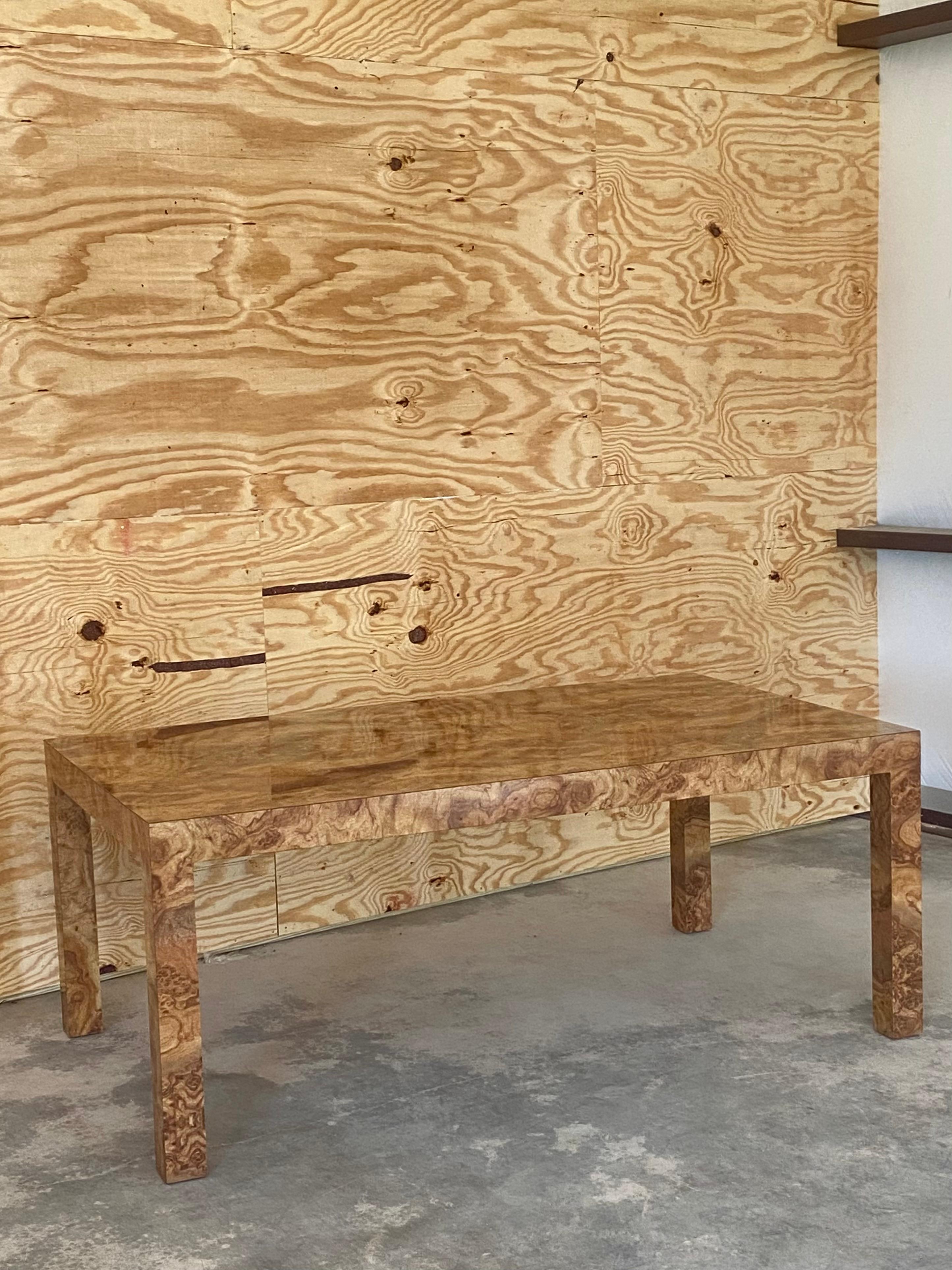 Italian Faux Burl Dining Table In Good Condition For Sale In Round Top, TX