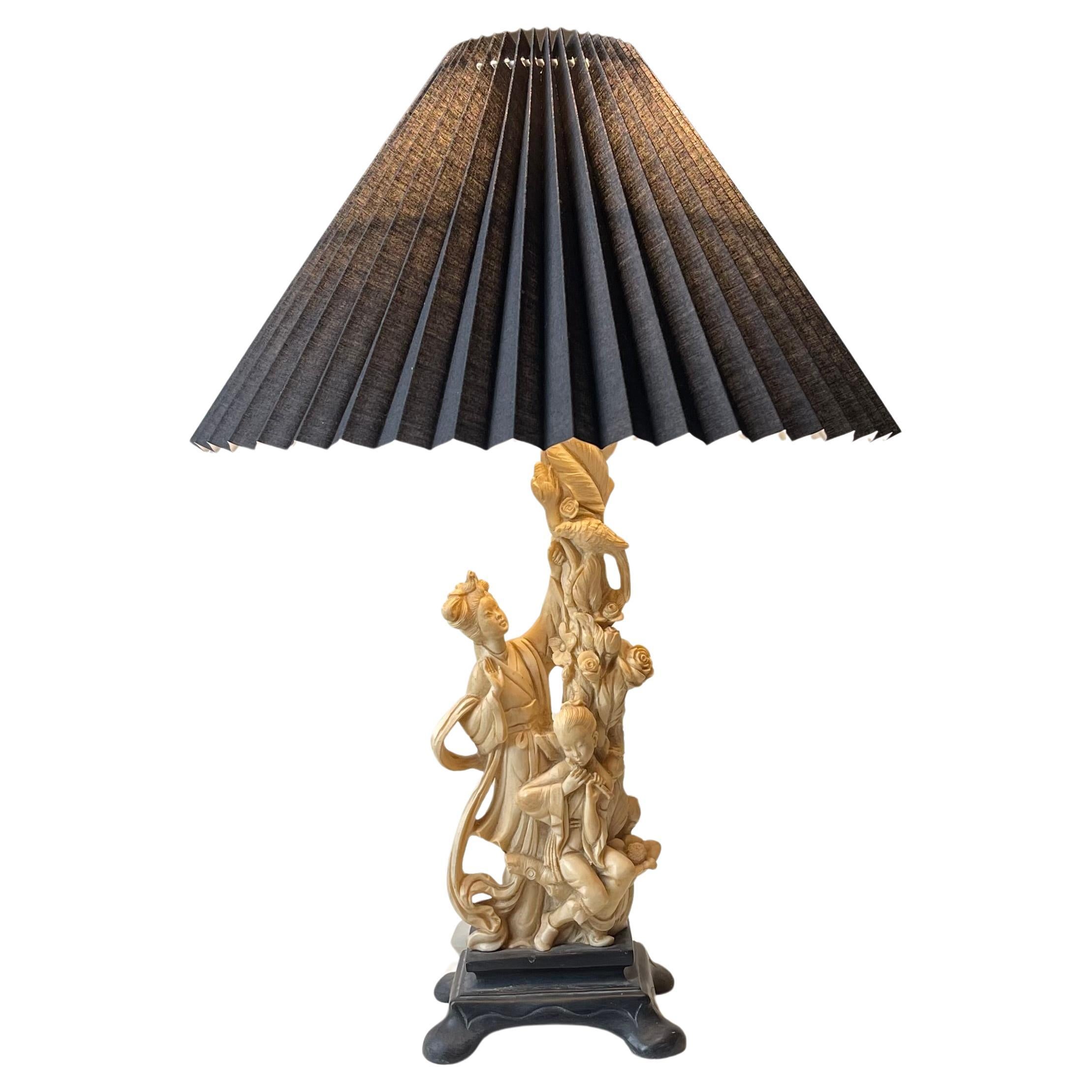 Italienische Geisha-Tischlampe aus Elfenbeinimitat von Amilcare Santini, 1940er Jahre