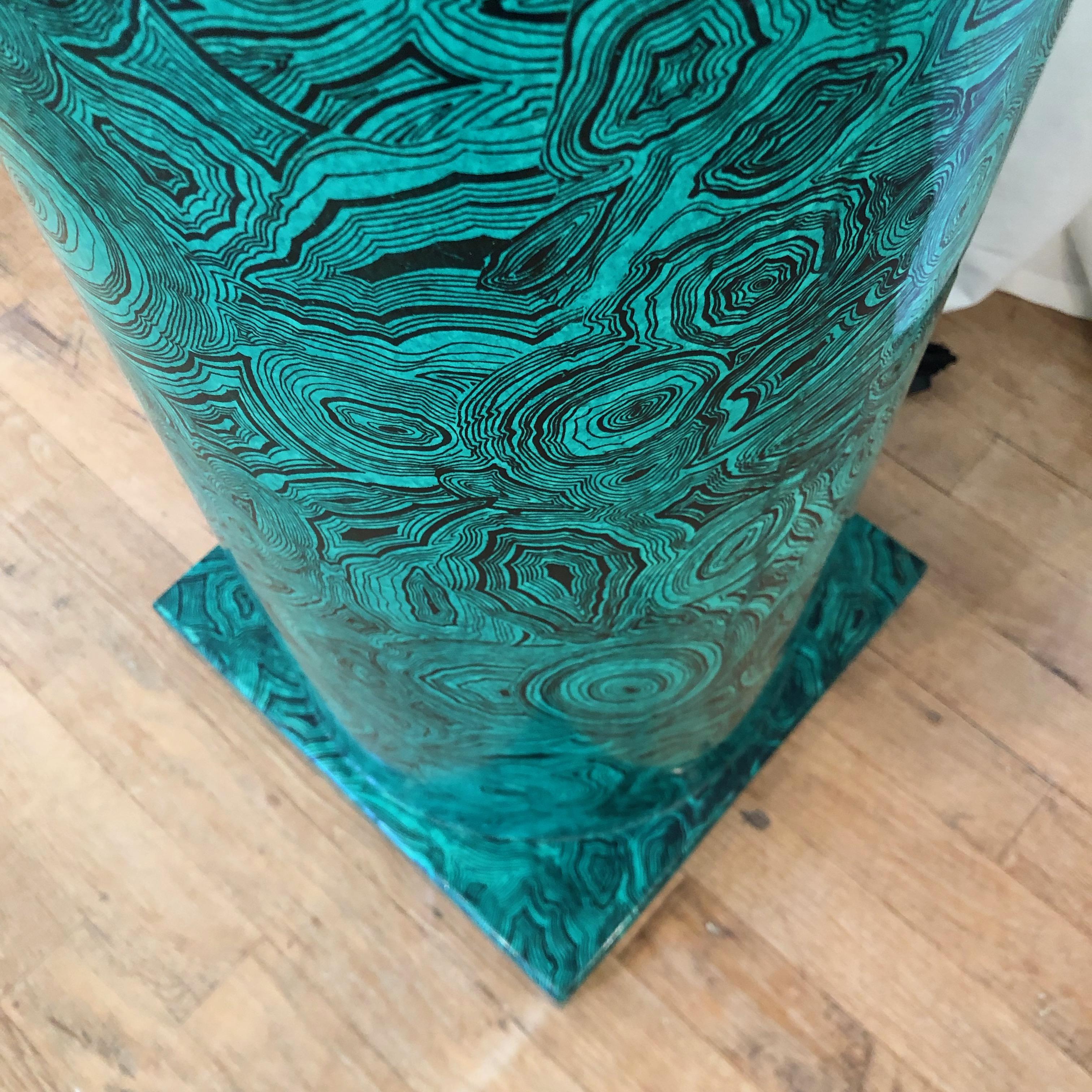 Metallo Lampada da terra in finta malachite di Piero Fornasetti in vendita