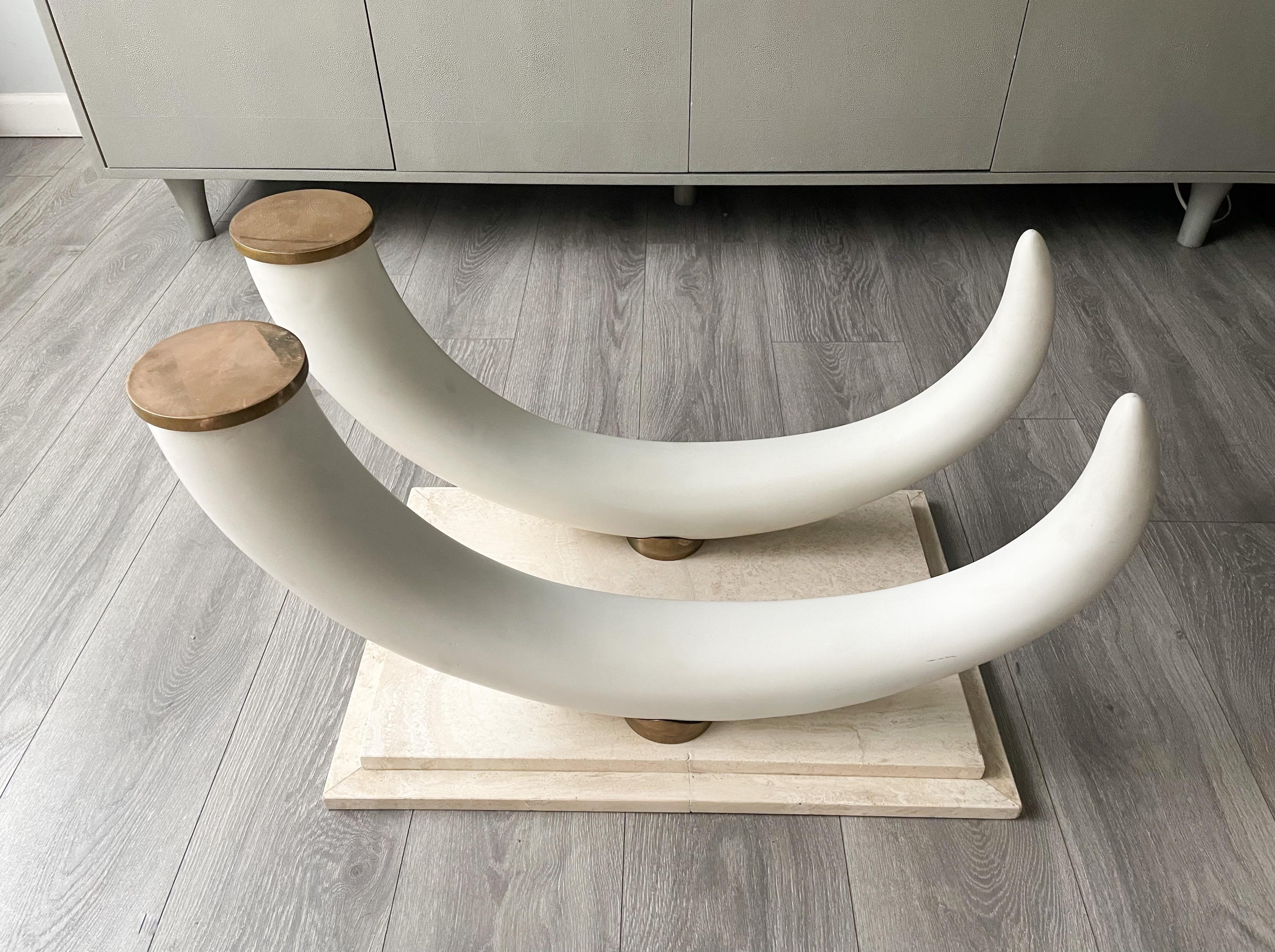 Postmoderne Table basse italienne Faux Tusks de Pucci