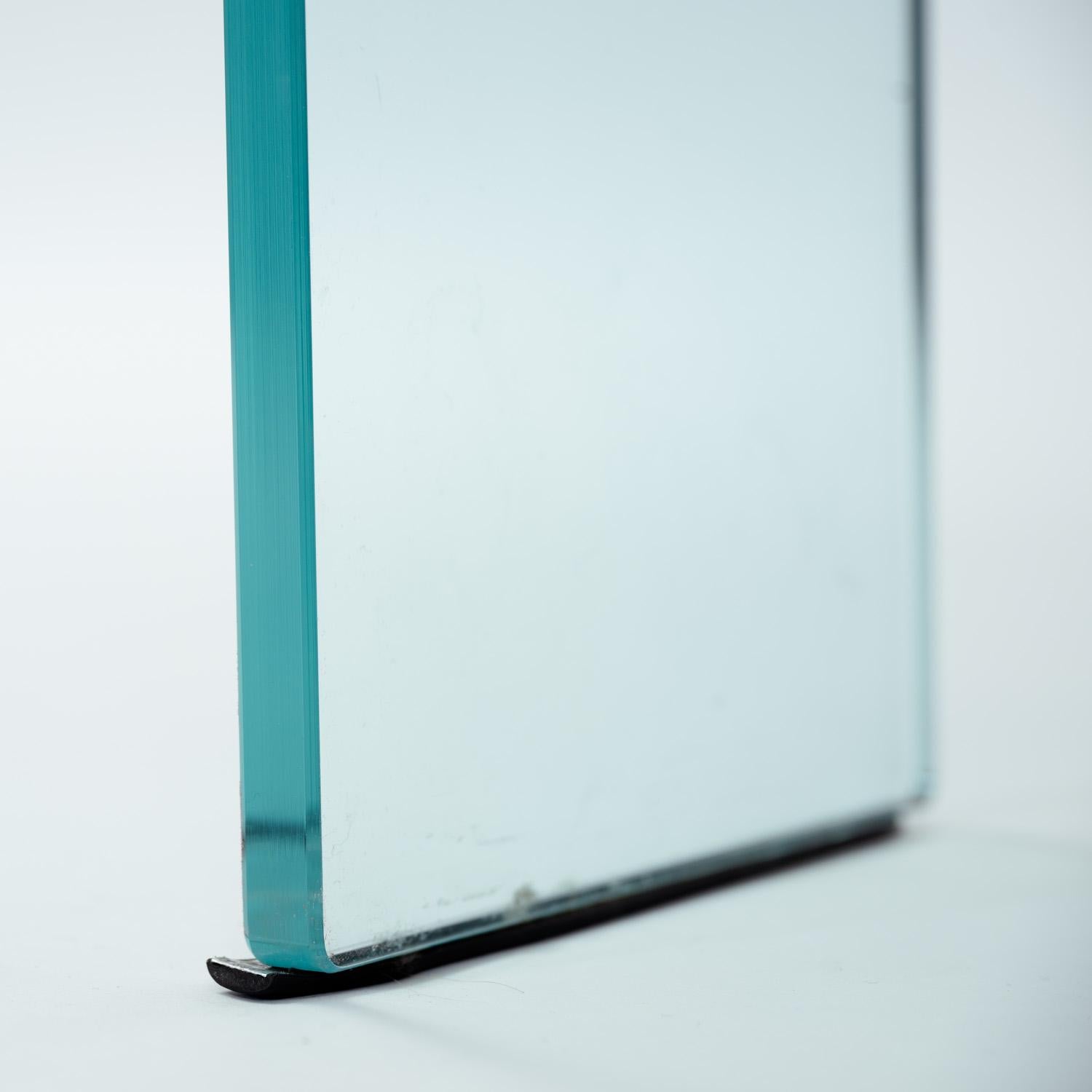 Italian Fiam bended glass Coffeetable by Hans Von Klier 2