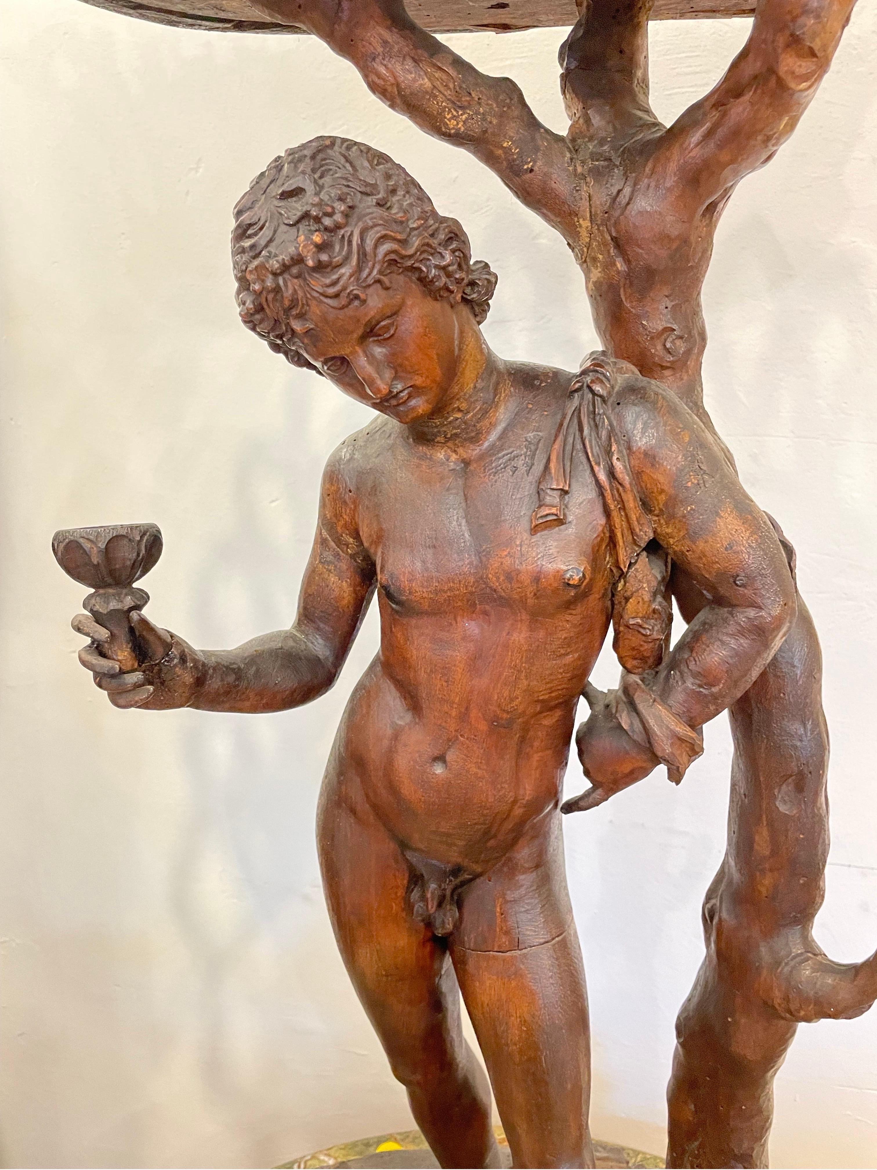 Neoclassico Centrotavola italiano in noce con figura di Dioniso, XIX secolo in vendita