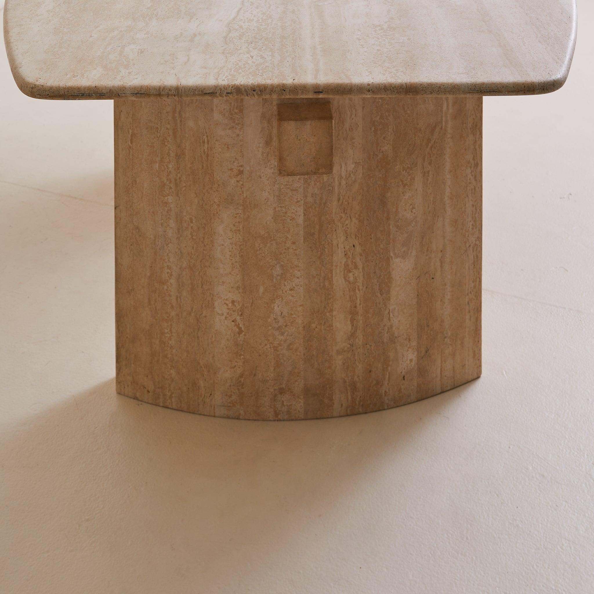 Italian Filled Travertine Oval Dining Table, 1970s In Excellent Condition For Sale In Chicago, IL